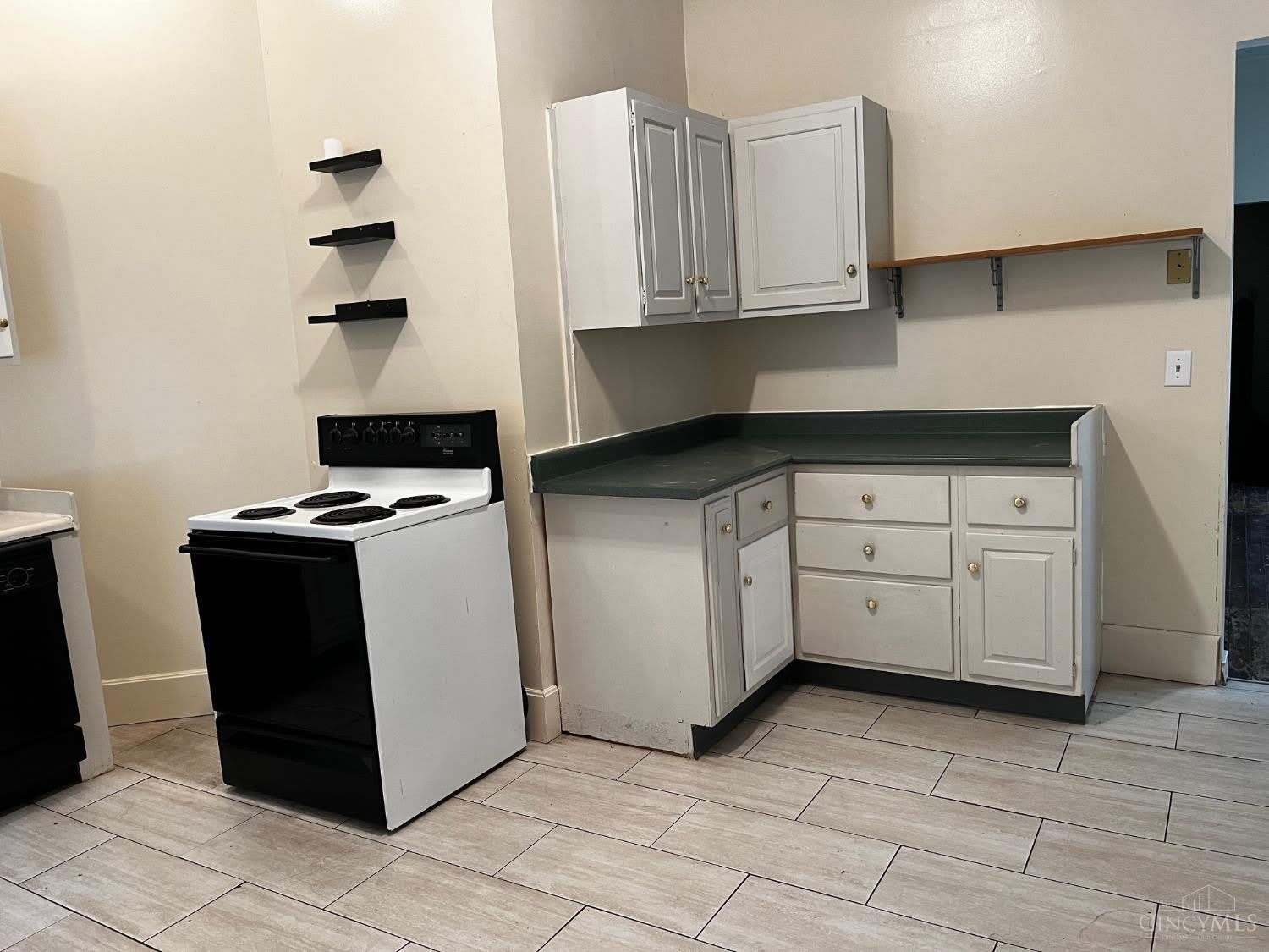 241 E University Avenue – photo 4