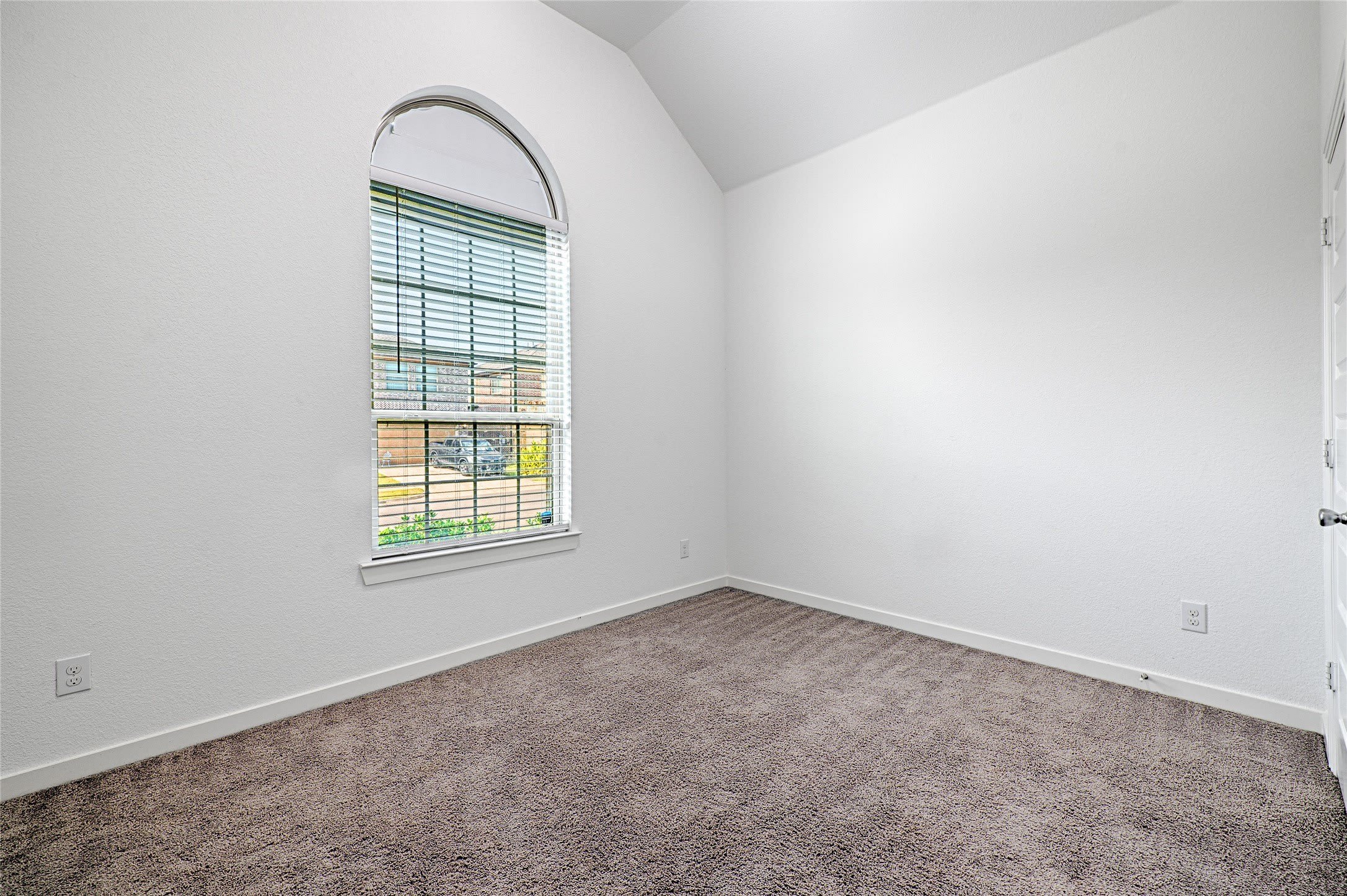 1120 Sheldon Drive – photo 5