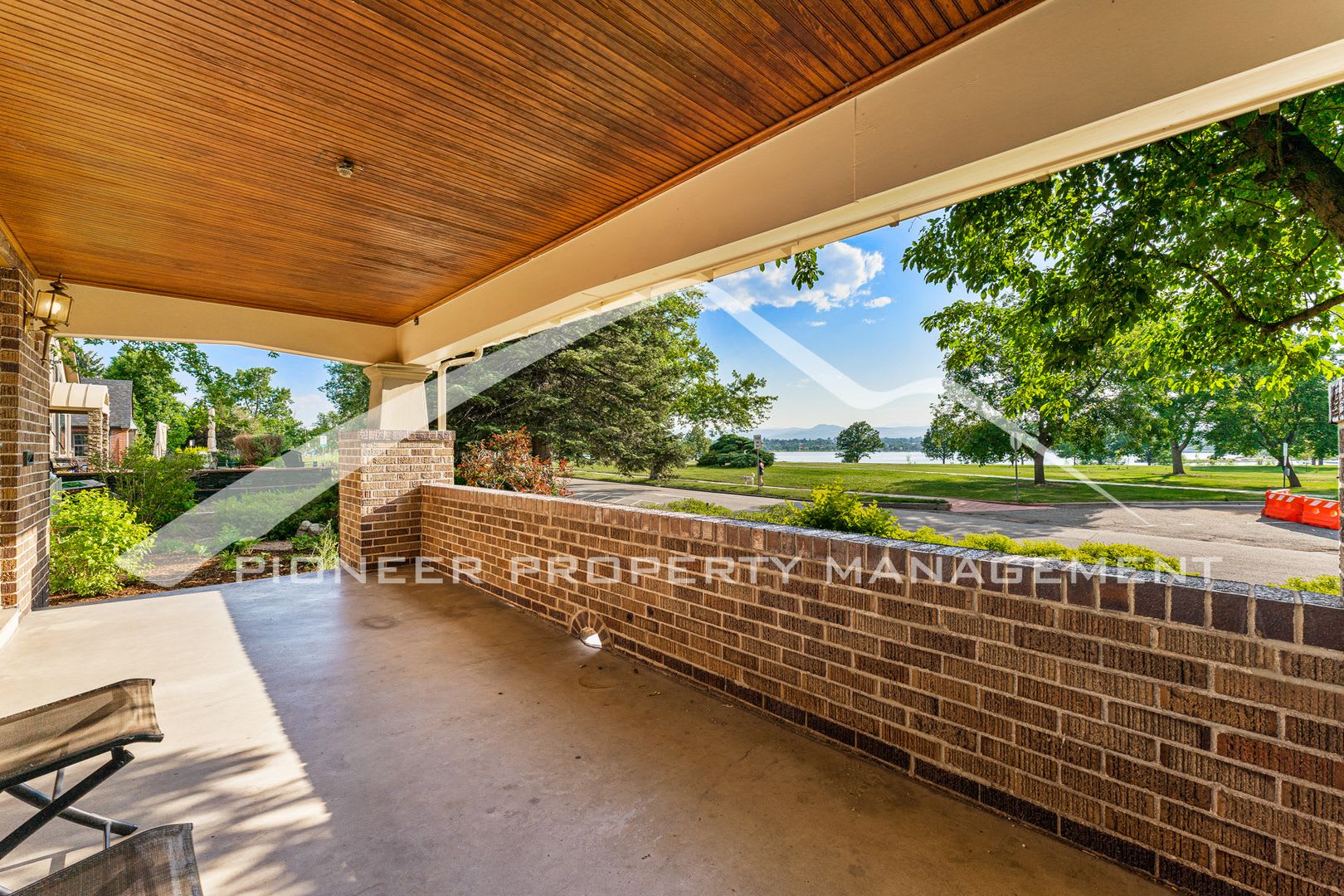 Beautiful Home with Swamp Cooler and Parking – photo 3