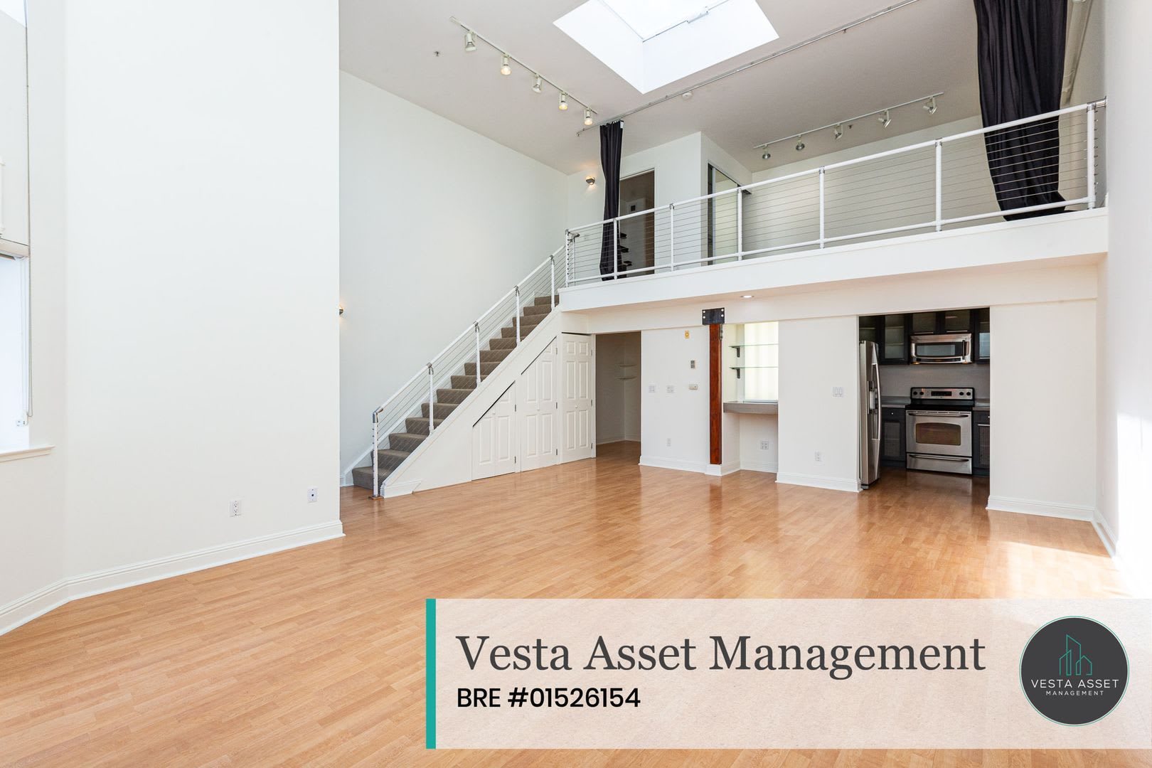 Dramatic Two-Level Residence Near Oracle Park & Caltrain – photo 2