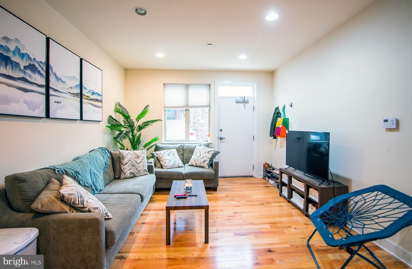 1242 POINT BREEZE Avenue – photo 3