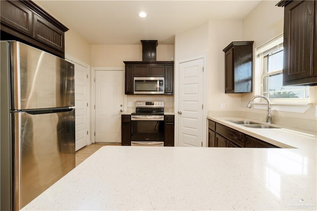 2710 E Garfield Avenue – photo 4