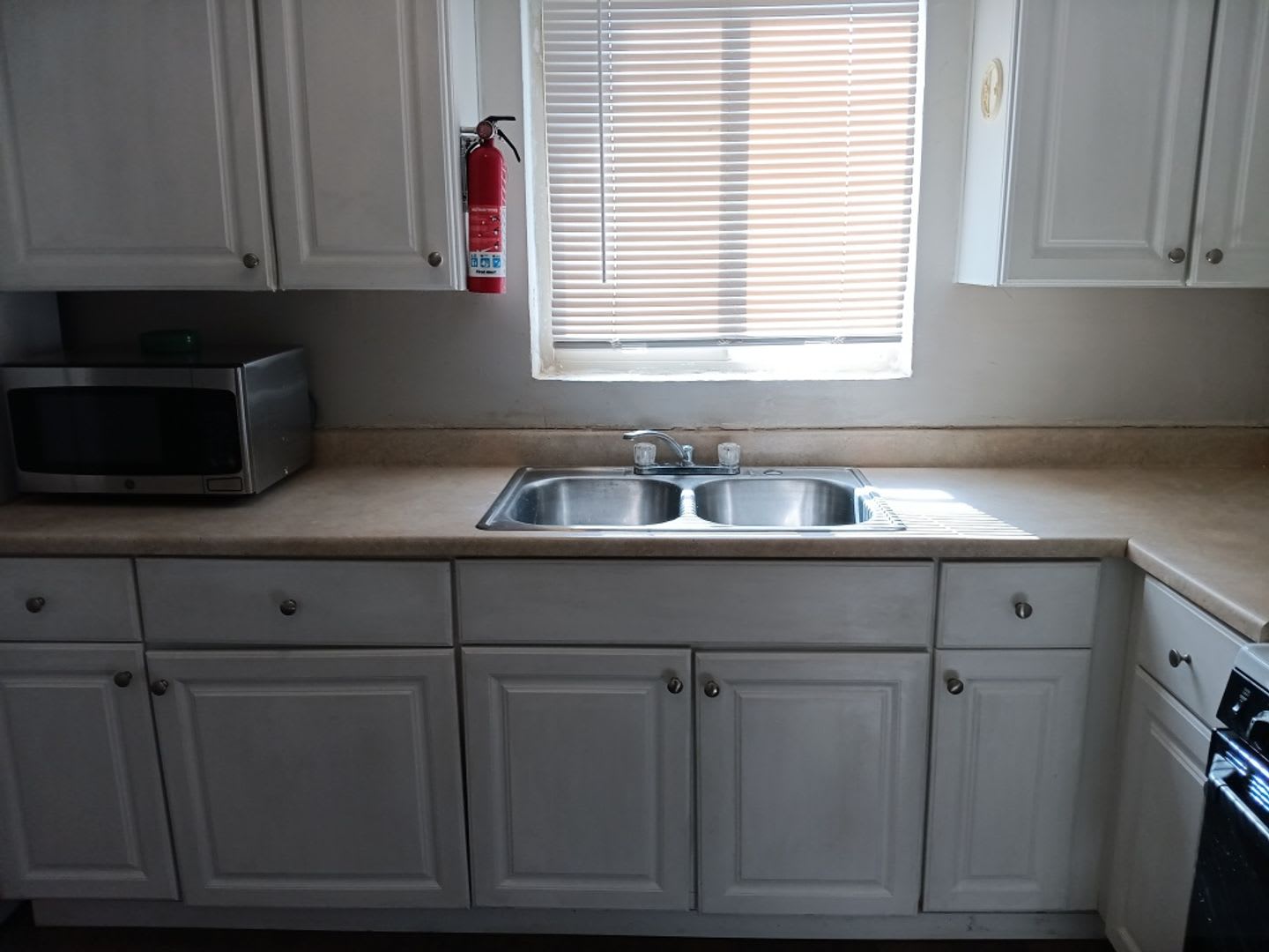 2-bedroom, 1-bathroom home located in the vibrant city of Albuquerque – photo 4