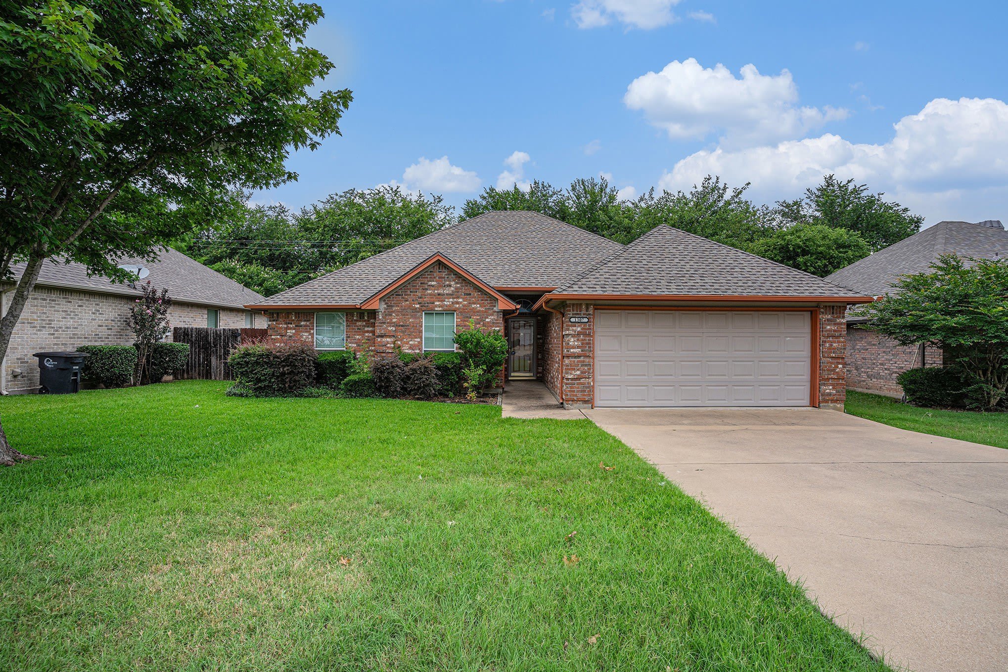 1307 Hyde Park Boulevard – photo 1