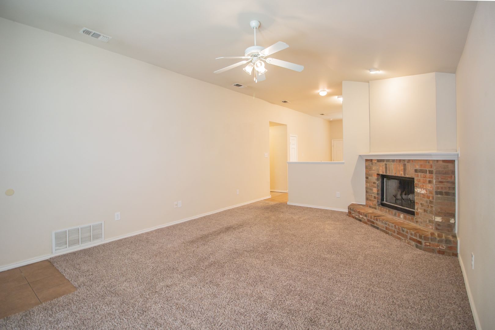 Great 3 bedroom 2 bathroom home in Frenship ISD! – photo 3