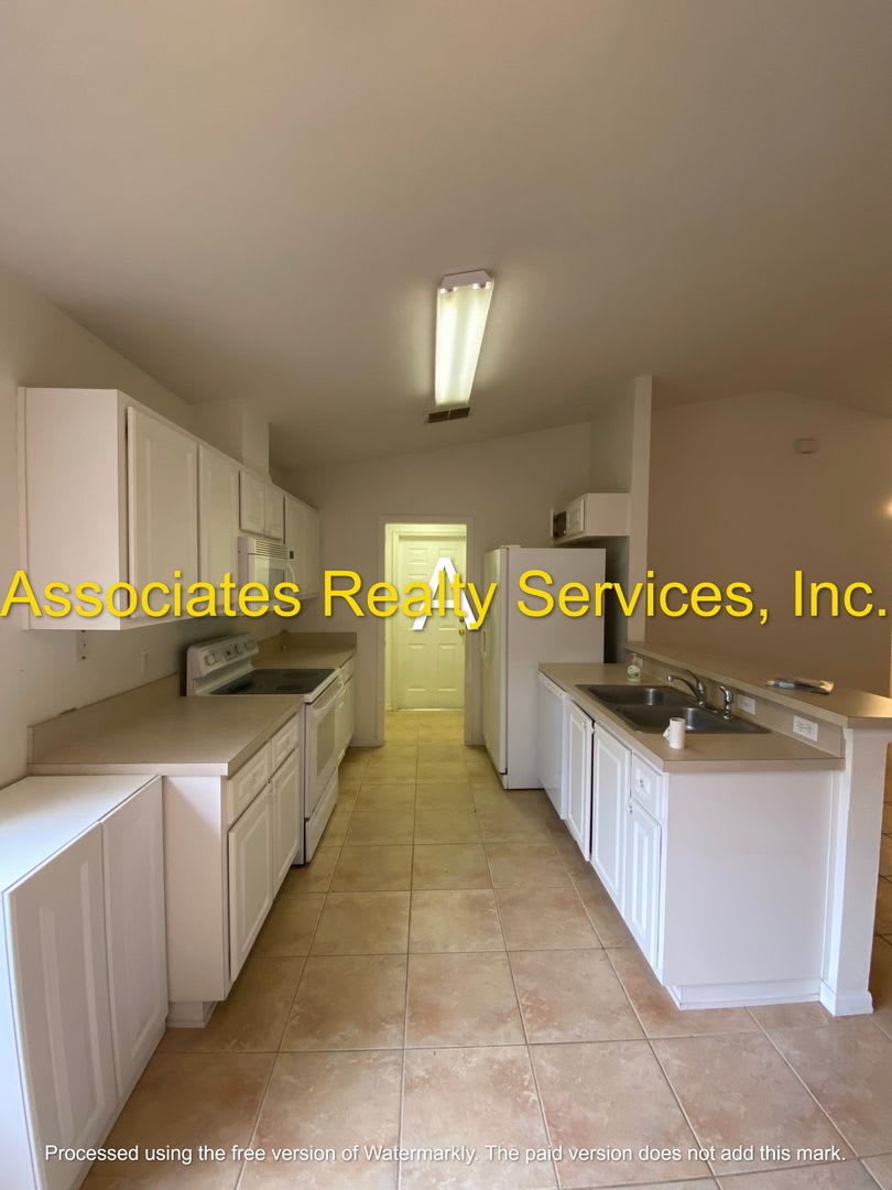 3bed/2bath located in the desirable Weatherly Community – photo 3