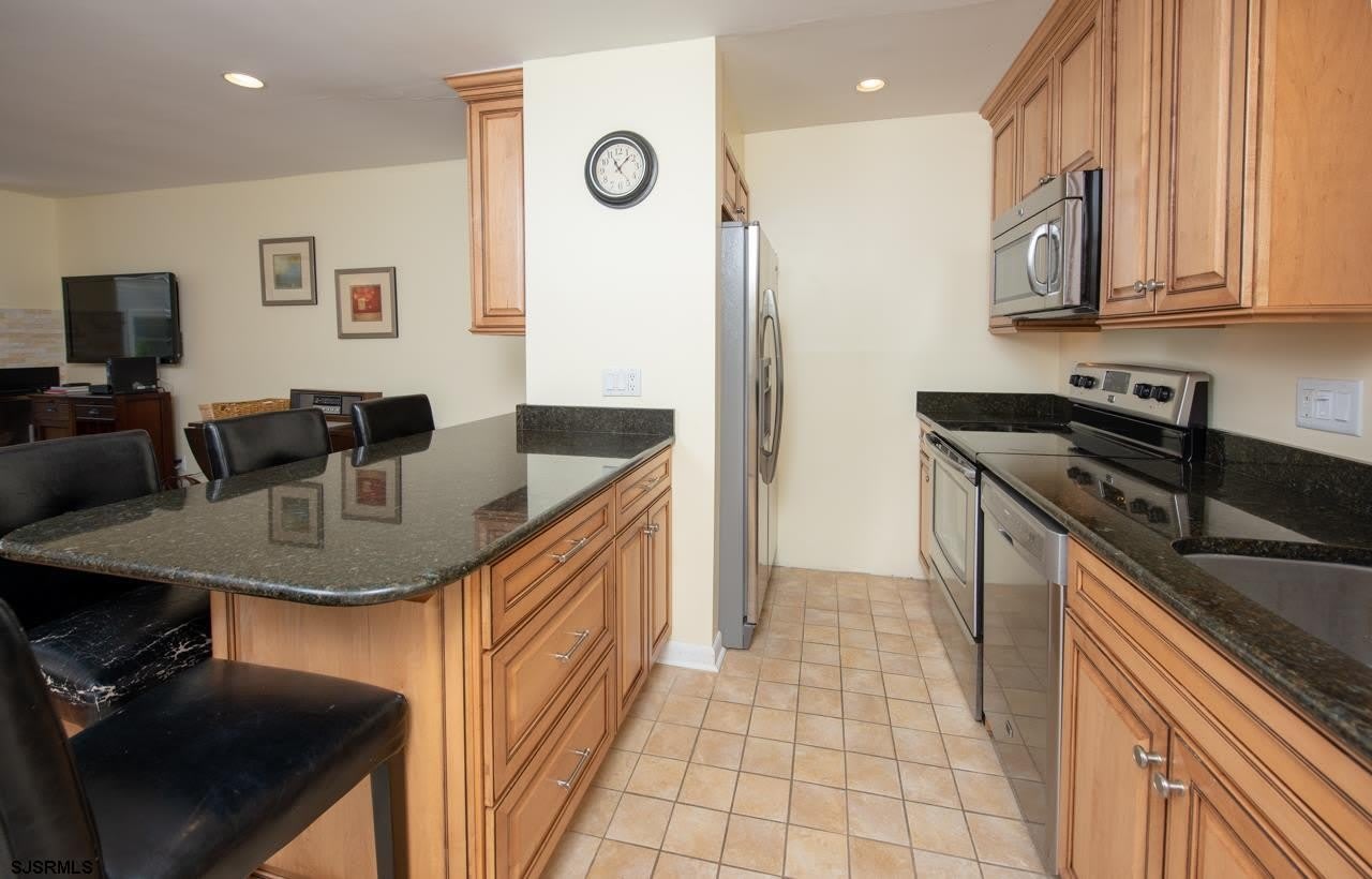 221 N 36 Ave – photo 2