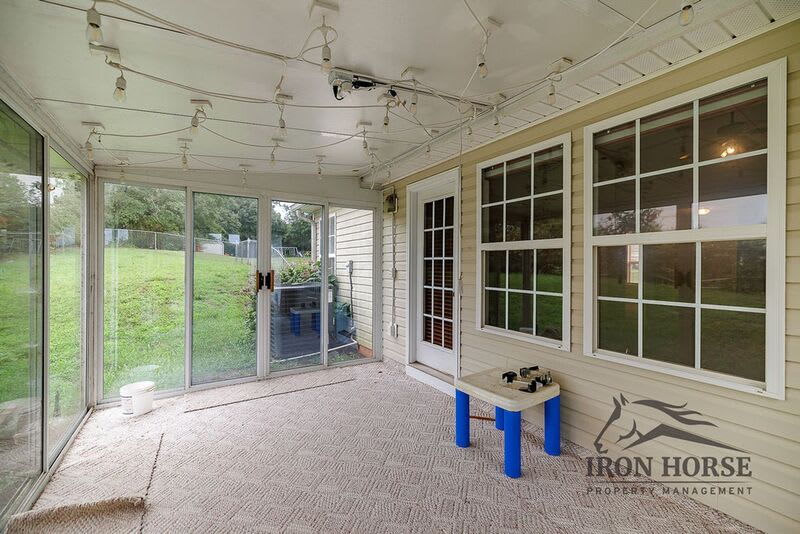 352 Shenandoah Circle – photo 2