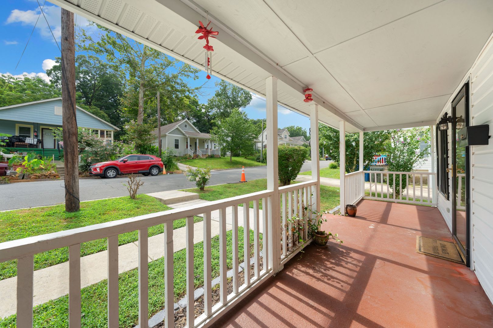 Available 10/23/2026! Adorable 3bd/2ba Home Close to Duke University! – photo 2