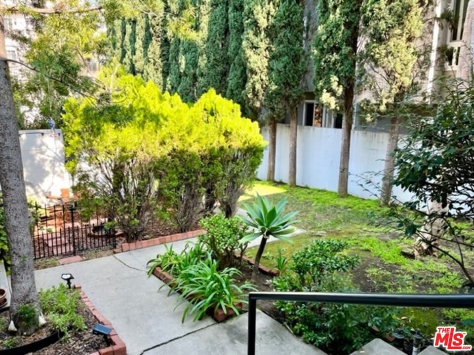 1725 1/2 Malcolm Ave – photo 5