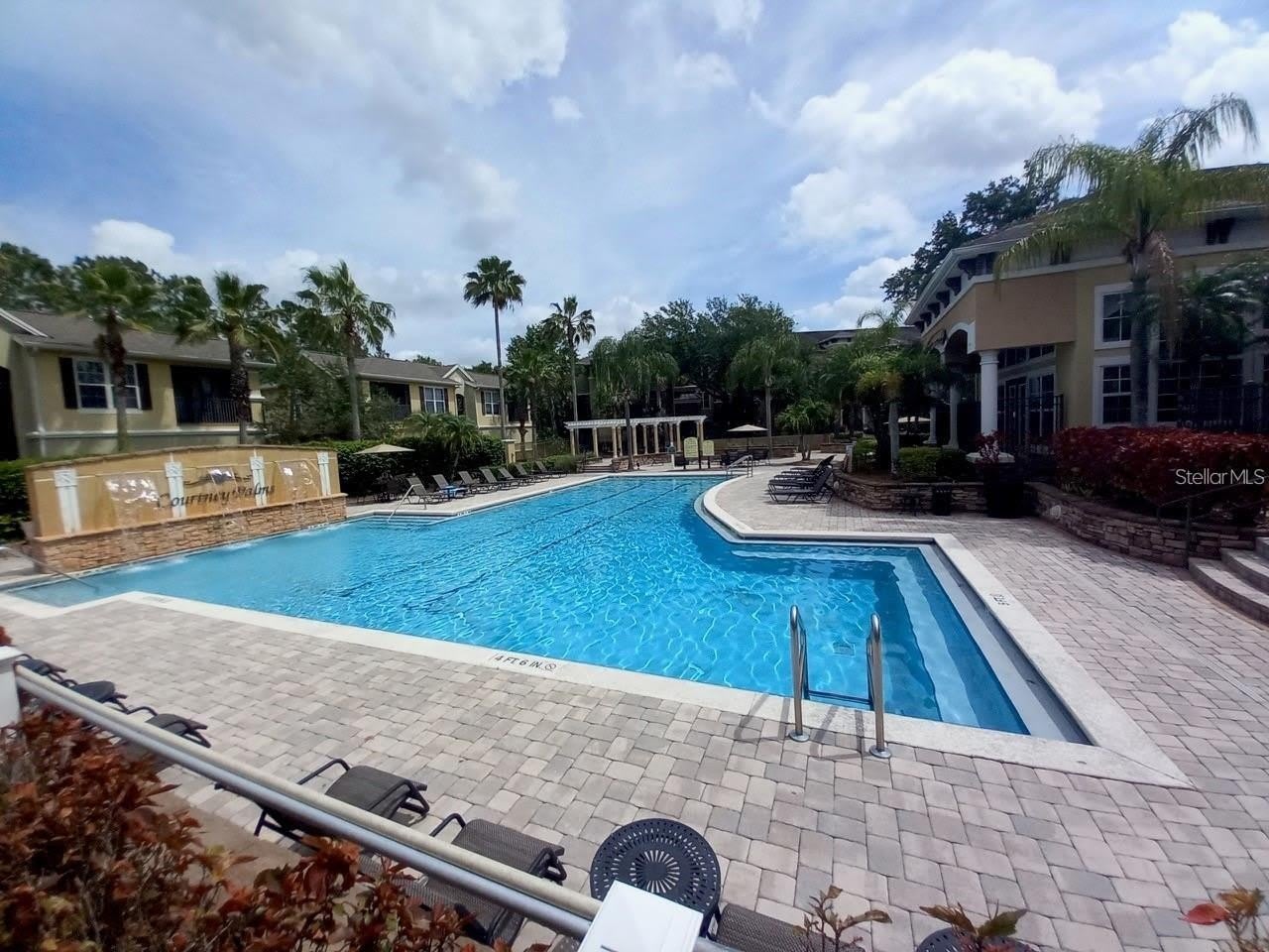 10025 COURTNEY PALMS Boulevard – photo 5