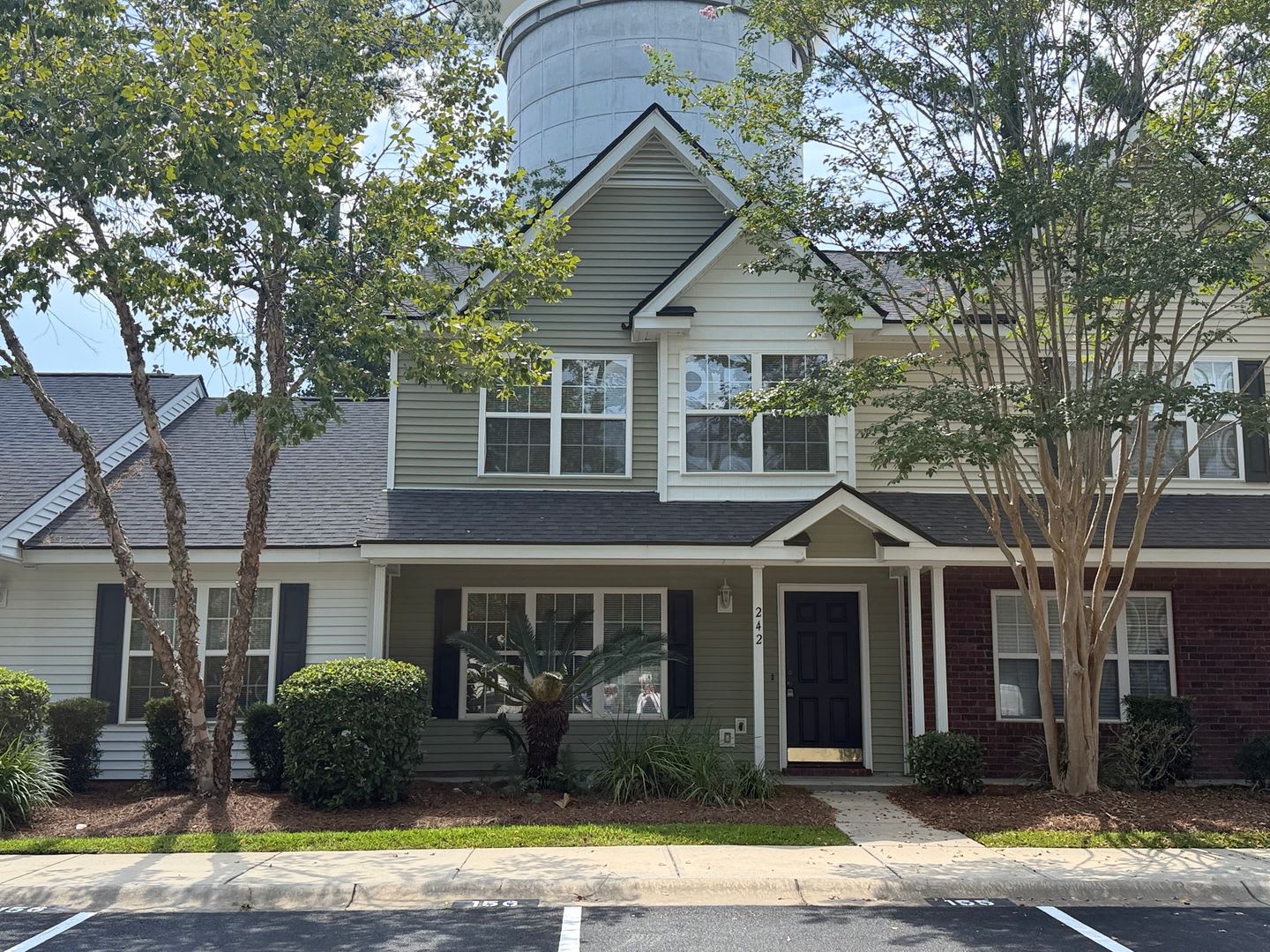 Renovated Three Bedroom Townhome in Townes of Buckwalter – photo 1
