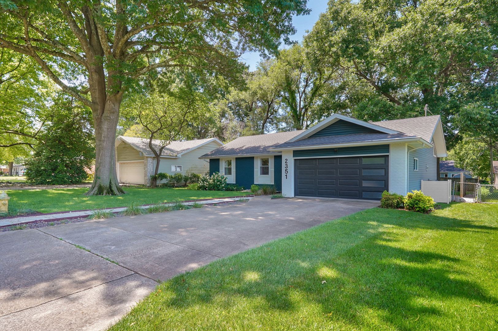 Beautifully Updated 3 Bedroom, 2 Bathroom Home with Screened‑In Porch & Large Fenced Yard – photo 2