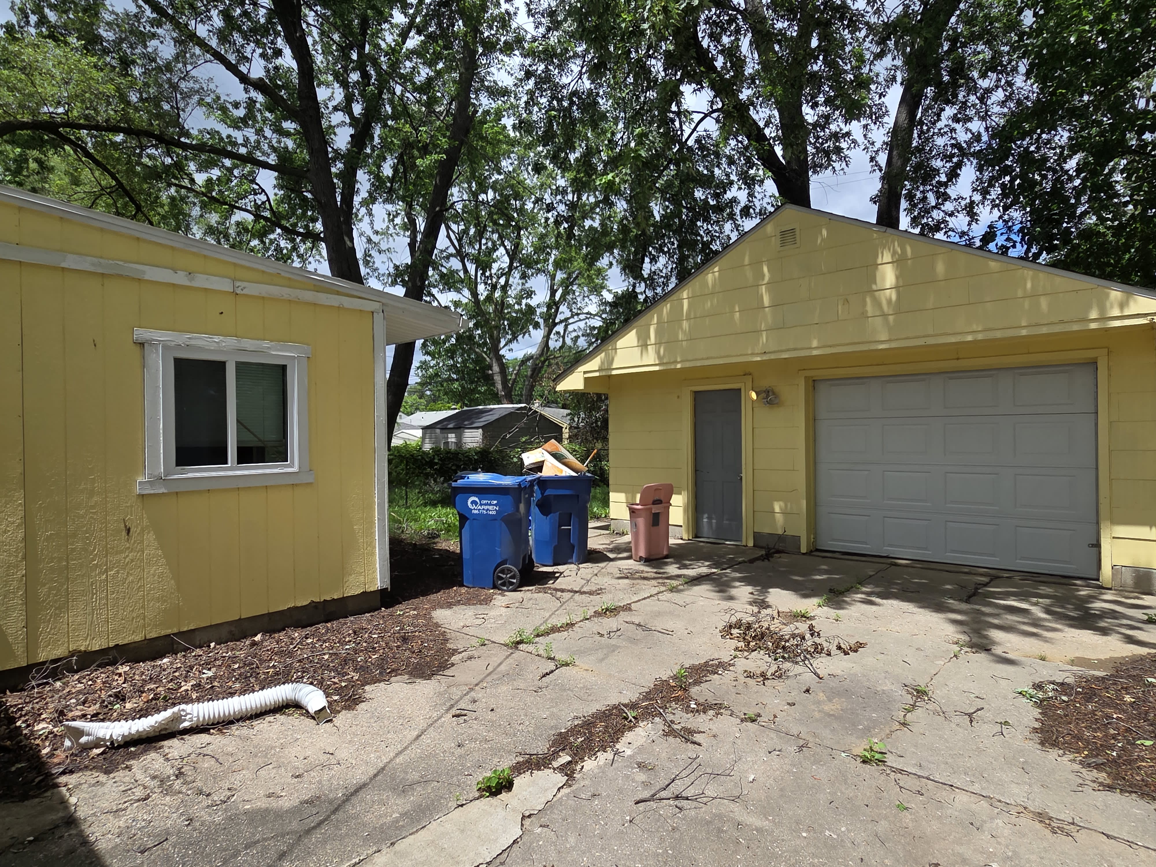 11289 Chalmers Ave – photo 3