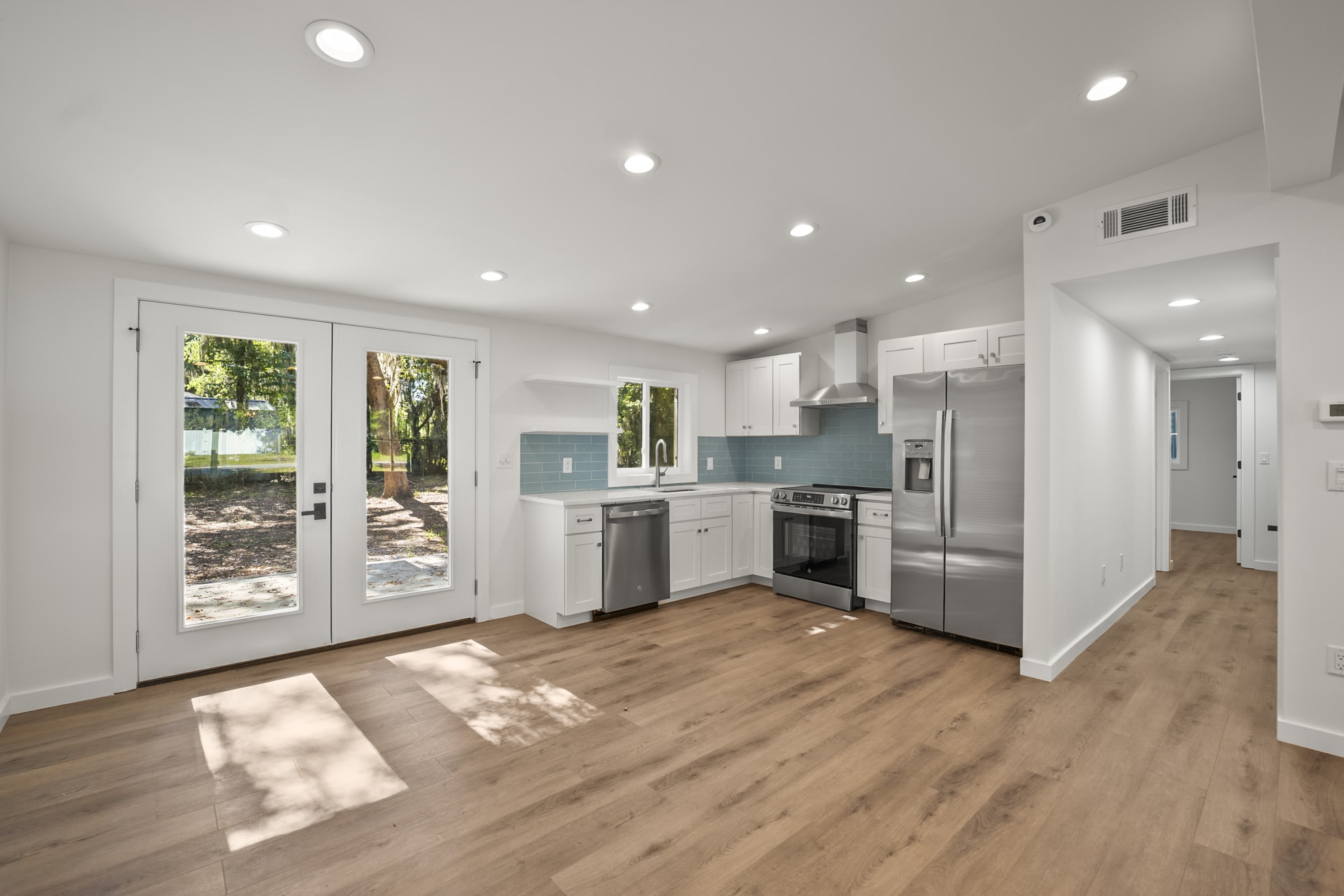 1608 Madrid Avenue – photo 5