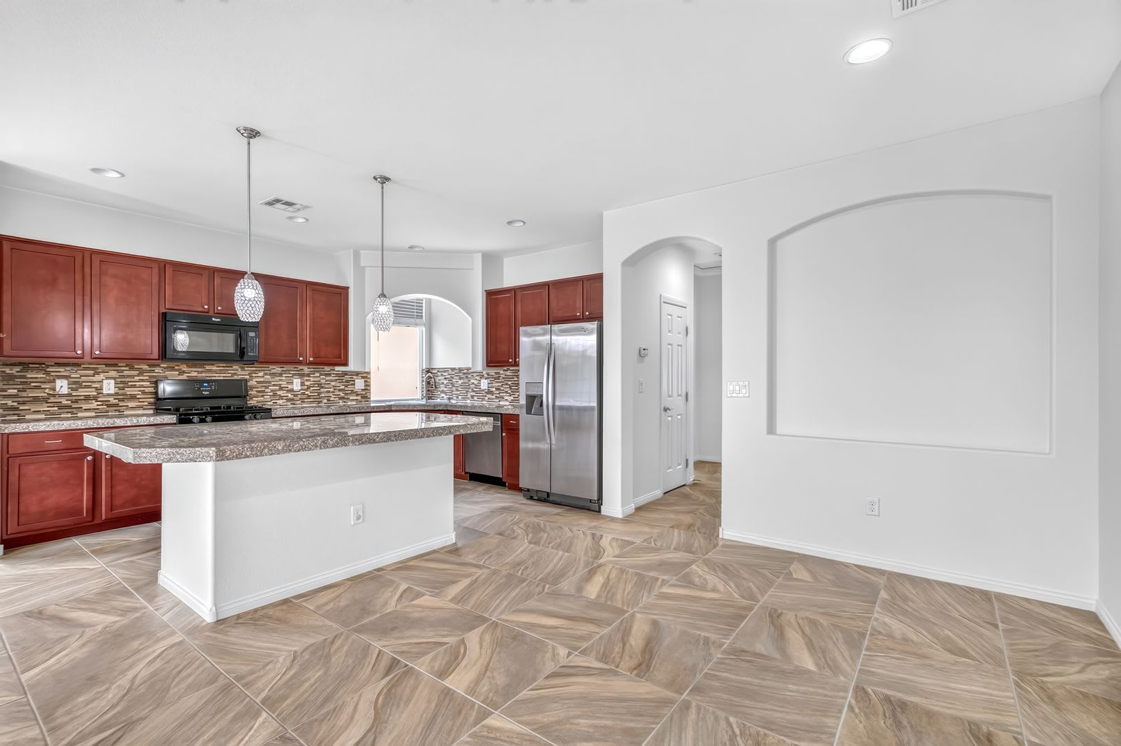 MOVE-IN READY 4-BEDROOM + LOFT, 2.5 BATH, 2-CAR GARAGE HOME IN LAS VEGAS! – photo 3