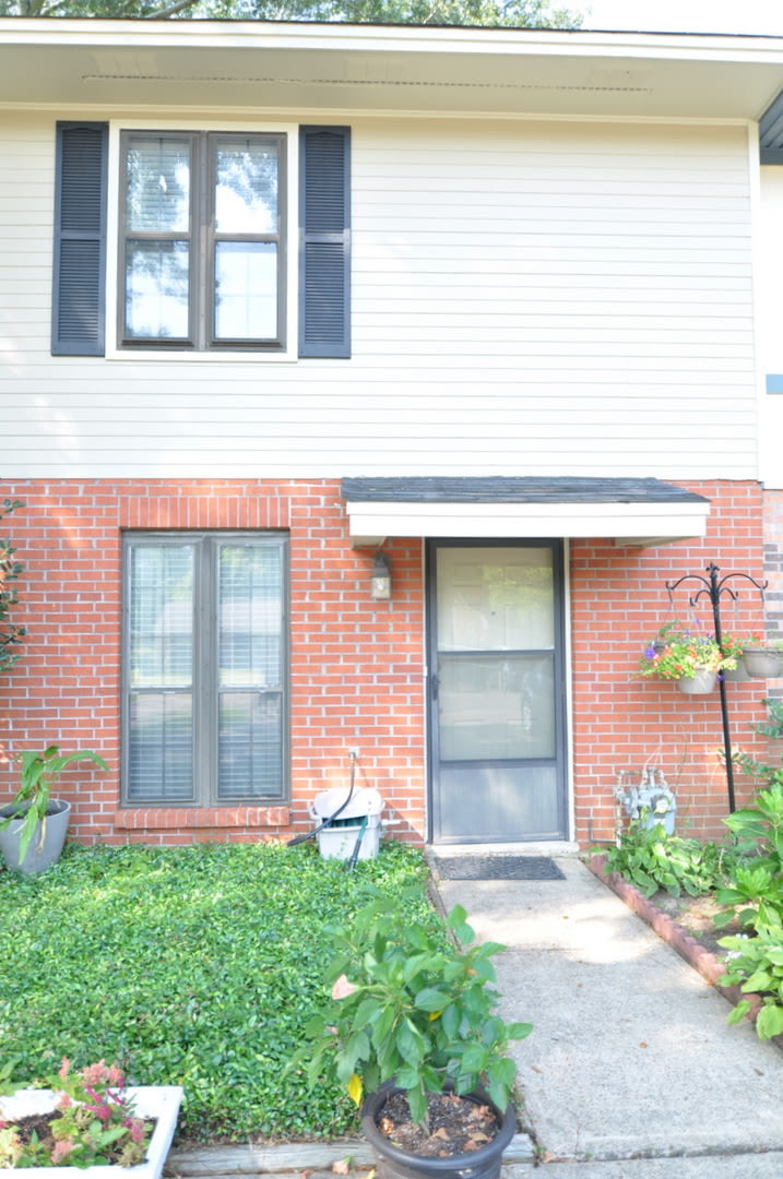 2 bedroom 1.5 bath Home for rent – photo 1