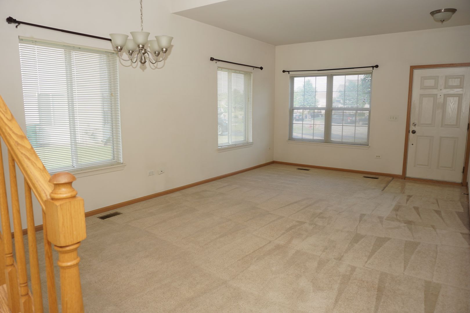 Beautiful And Cozy 3 Bedroom Home With 2 1 Bath – photo 4
