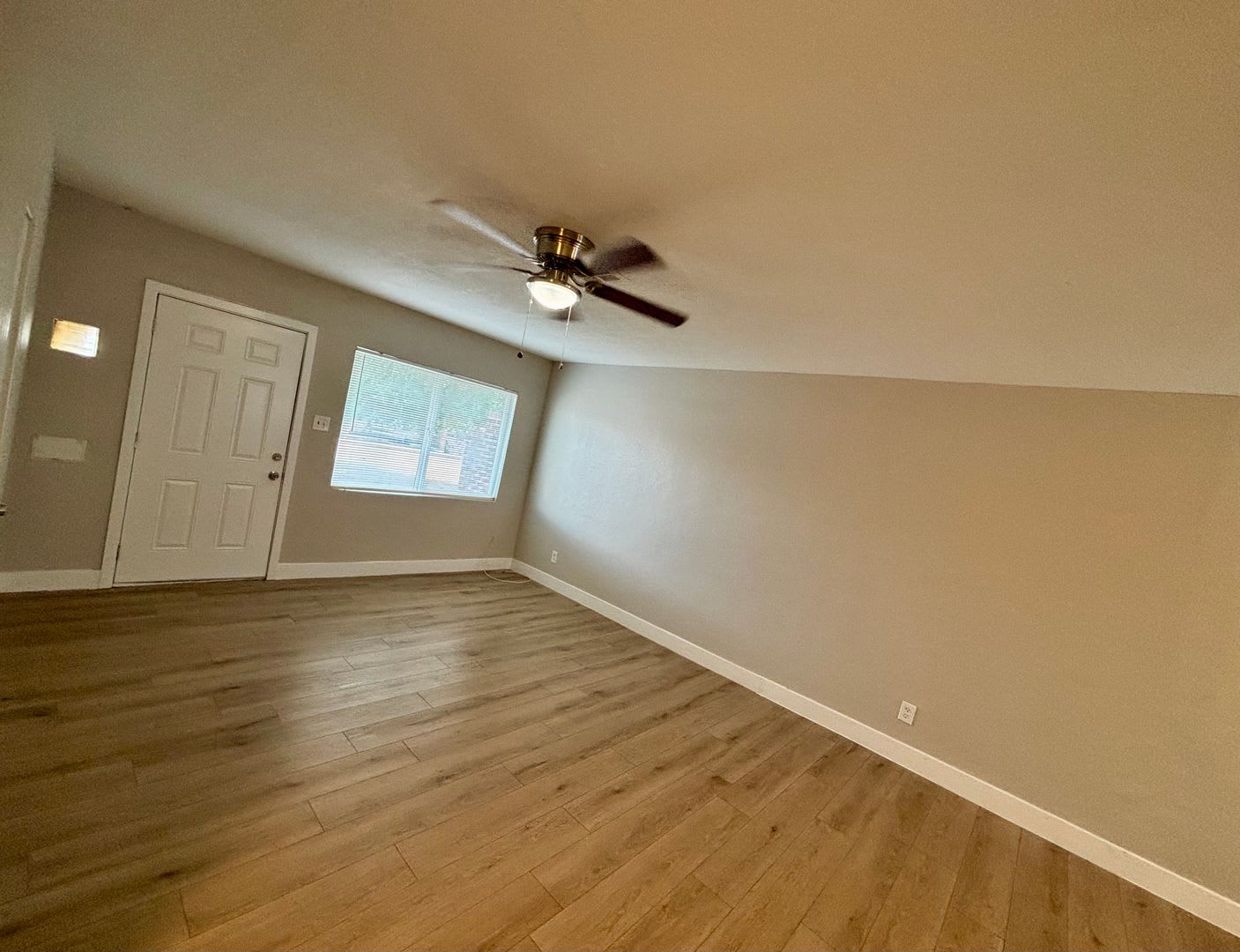 Remodeled 2Bd 1Ba Unit In A 4 Plex Near 15Th Ave Indian School In Phoenix – photo 3