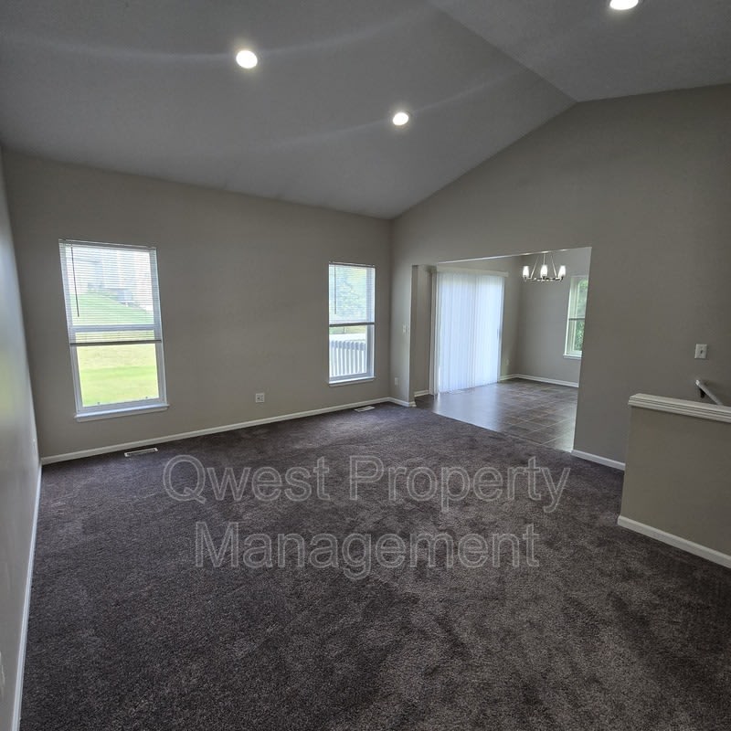 6981 Sienna Dr SE – photo 2
