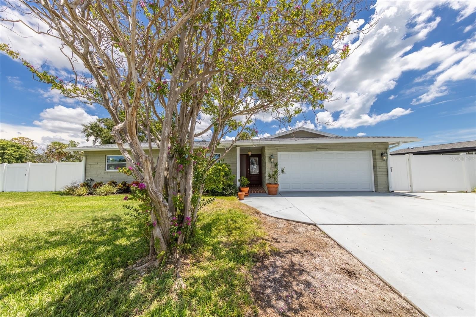 11602 GROVE Street – photo 2