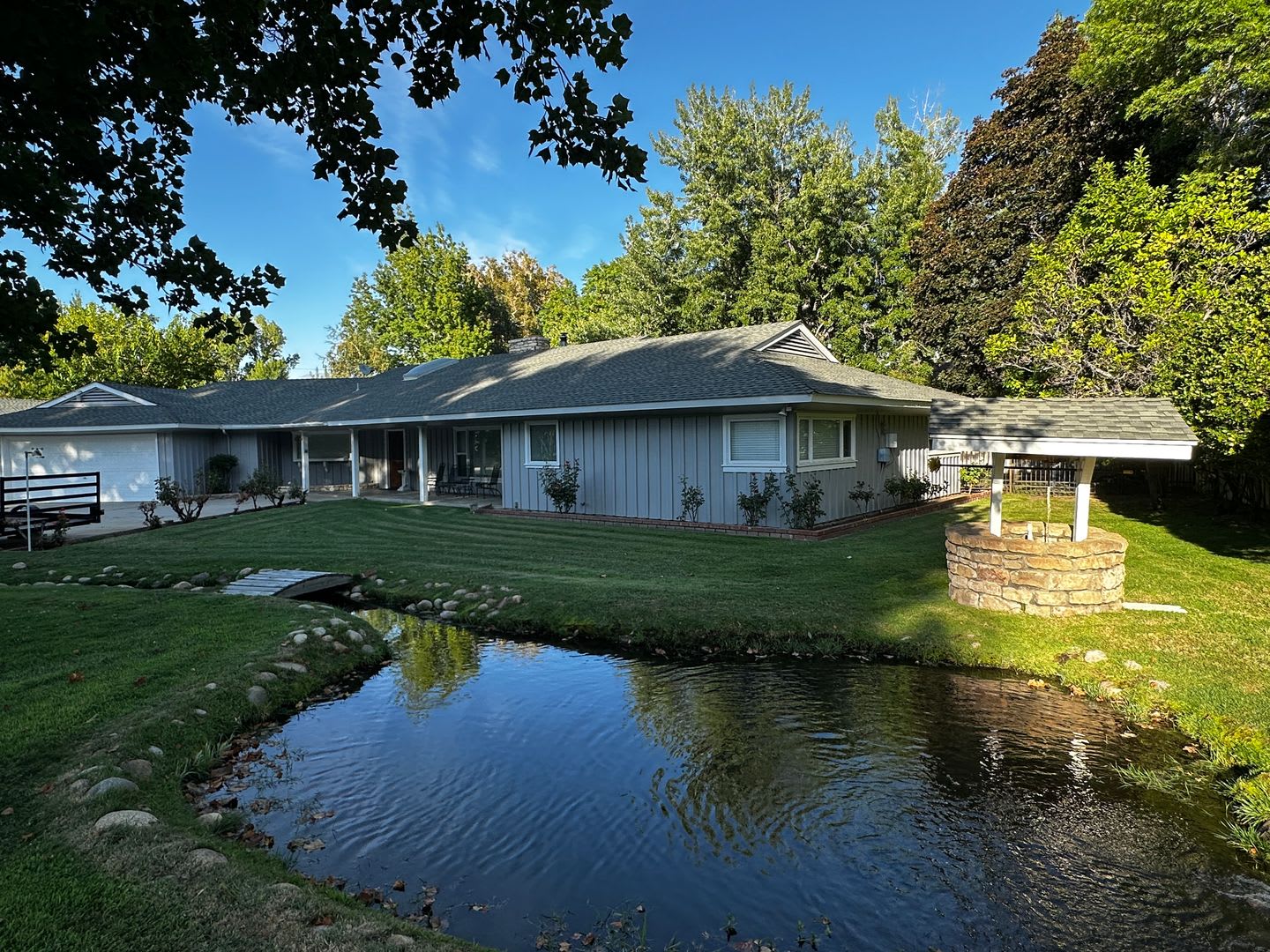 Lovely Furnished three bedroom home in the desirable McLaren neighborhood! – photo 2