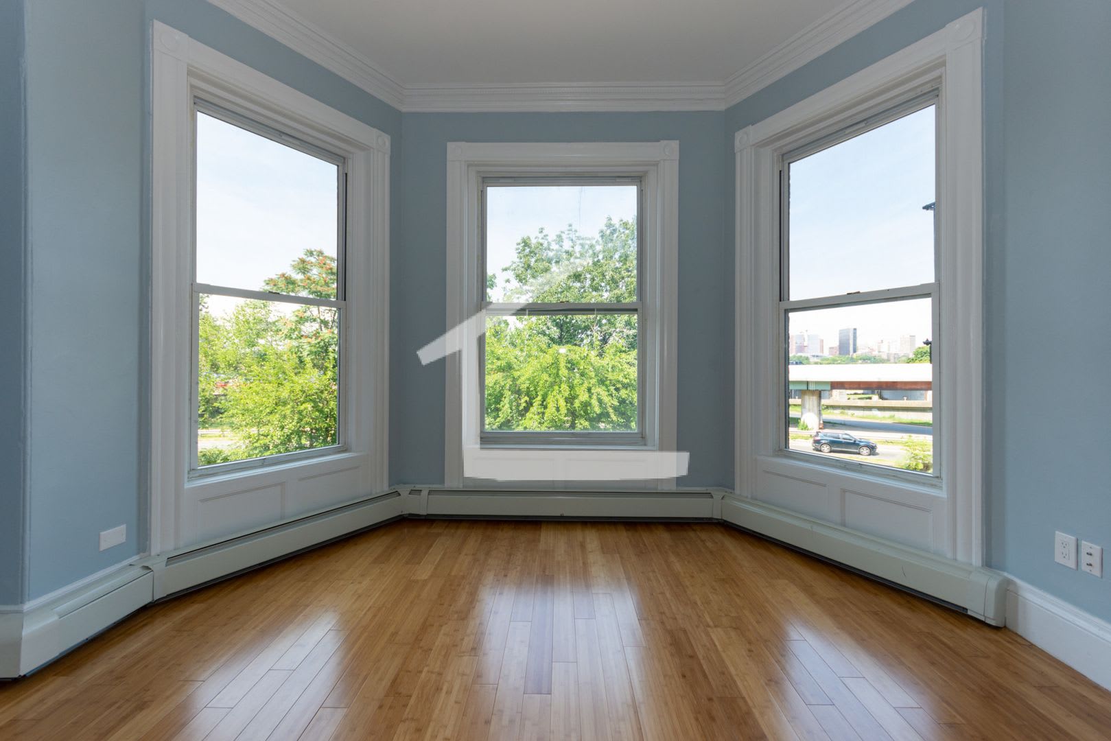 Watch Youtube Video Tour 500 Utility Promo Avail Gorgeous Modern Apt In Prime Location Just Renovated – photo 5