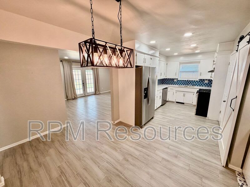 2024 Plymouth Ln – photo 5