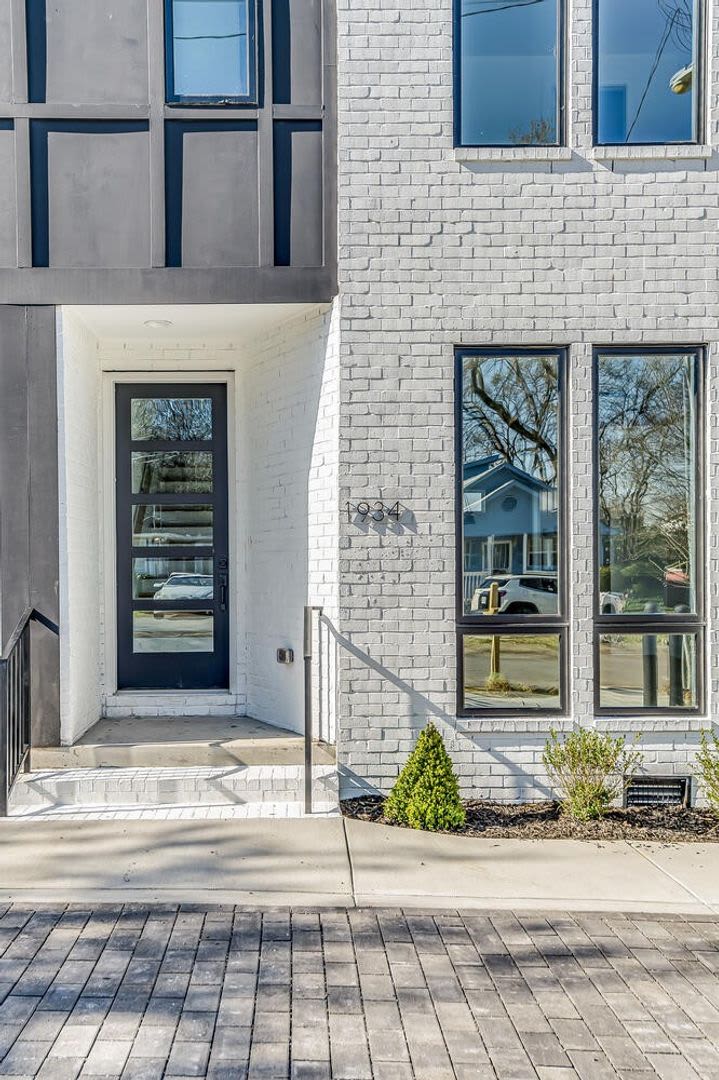 Stunning 4 Bedroom Home W Rooftop Deck Close To Downtown Nashville – photo 3