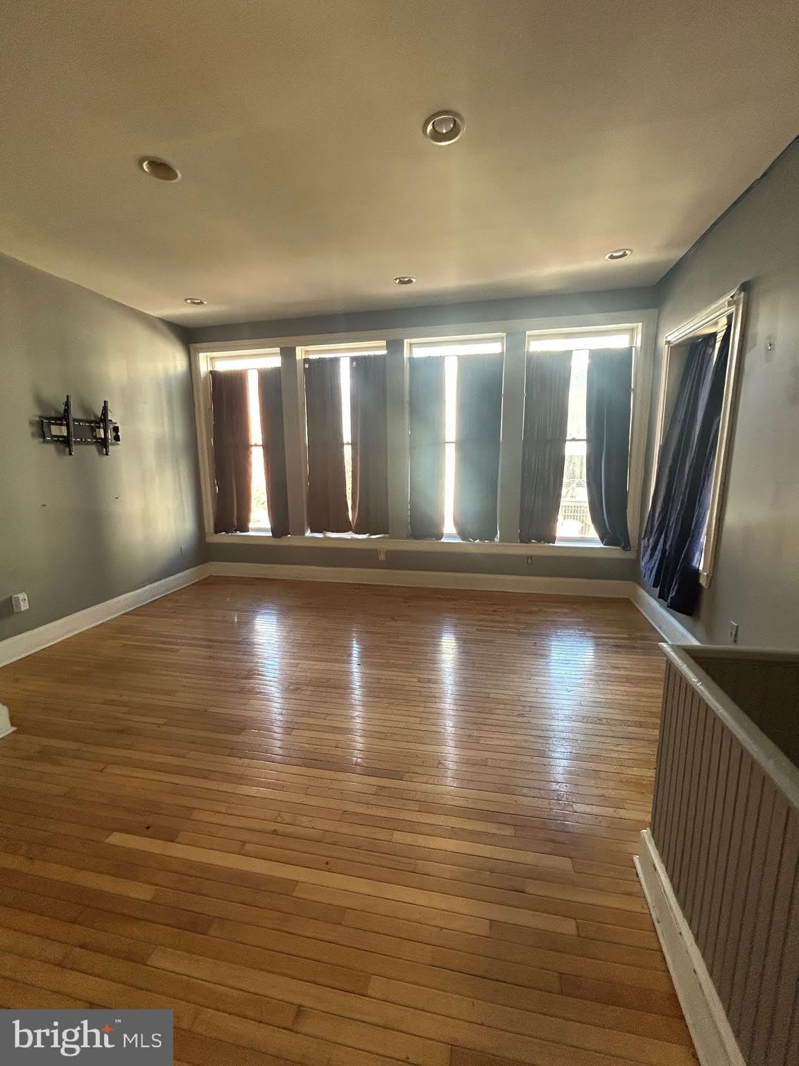 319 W MULBERRY Street – photo 1