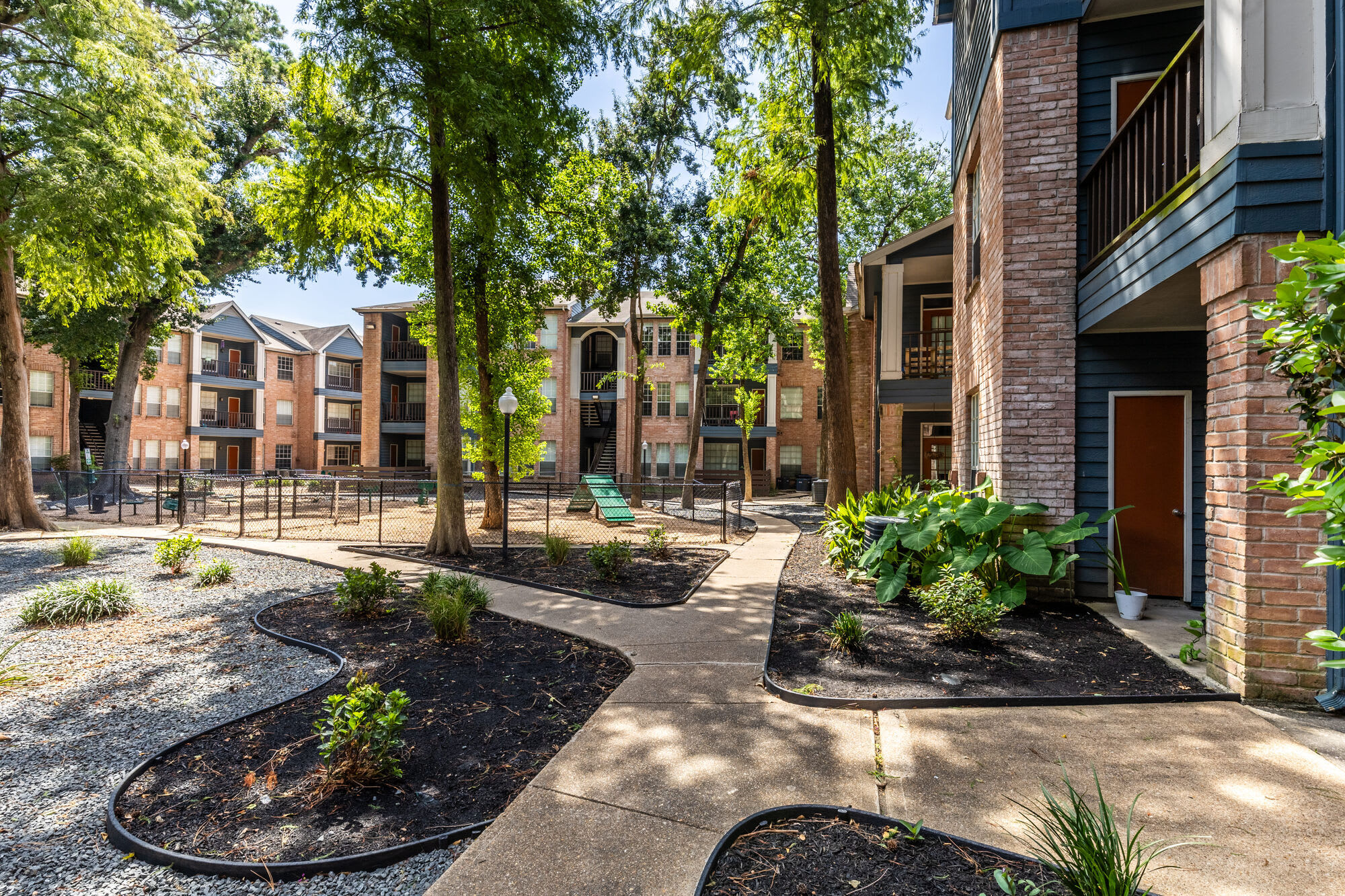 Champions Park Apartments – photo 3