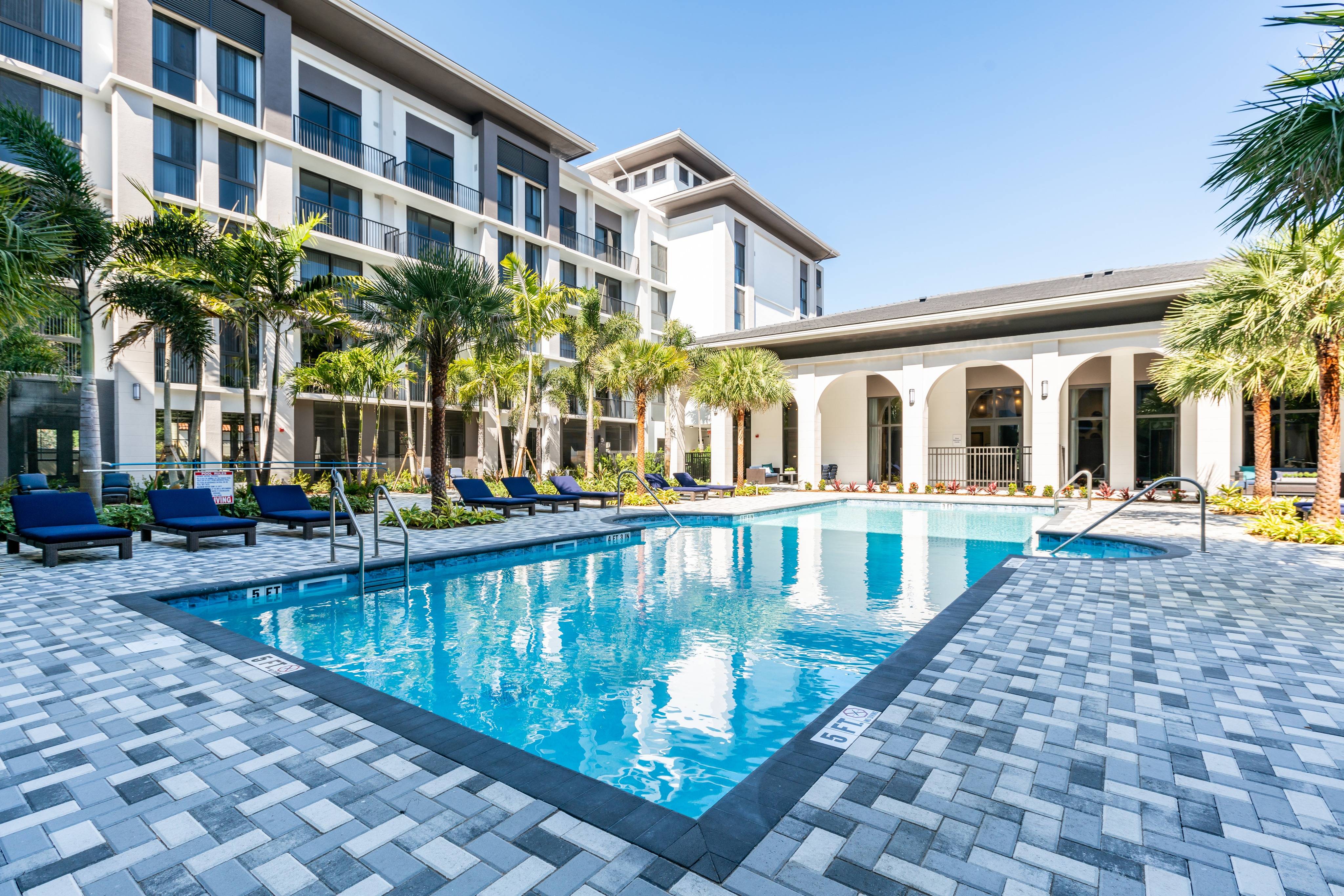 The Point at Palm Beach Gardens – photo 3