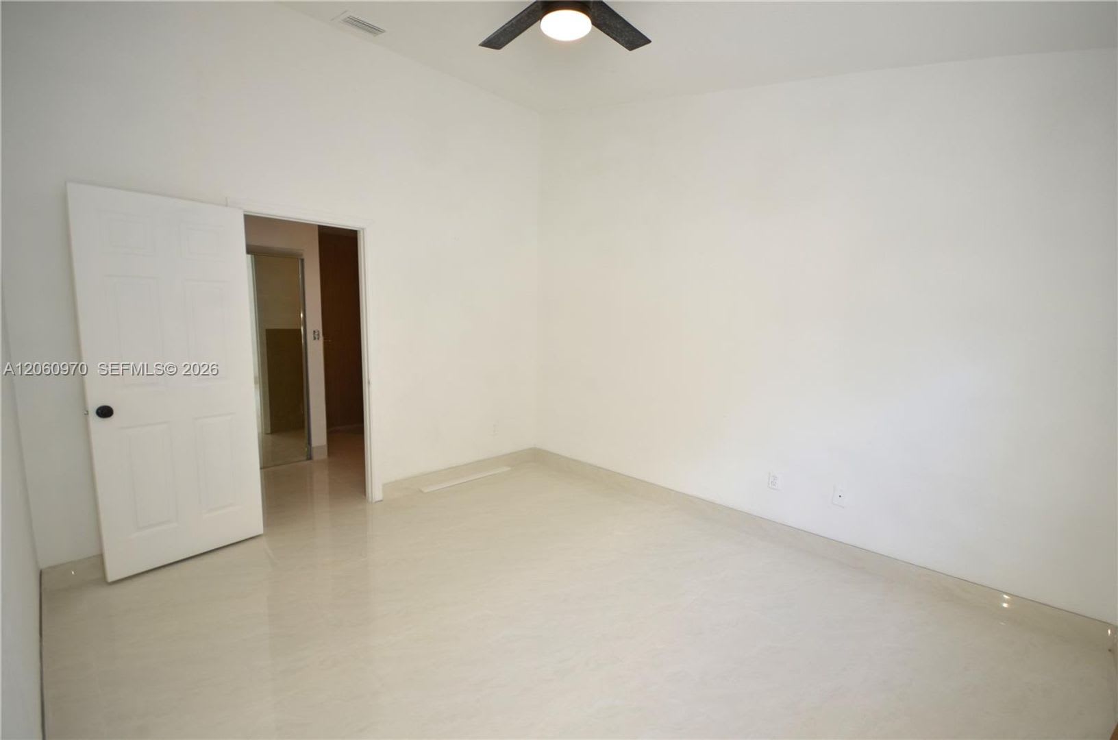 18954 NW 67th Place 18954, Hialeah, FL 33015 – photo 5