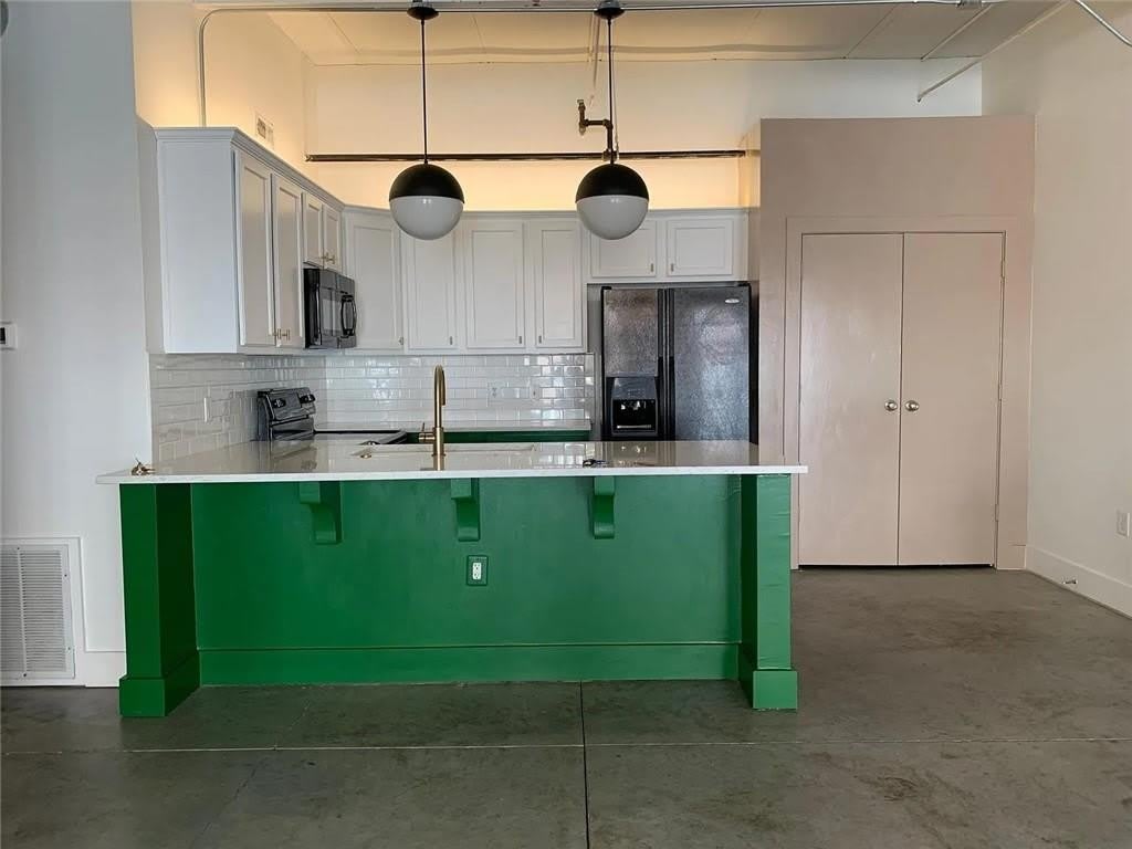806 Marcus Street SE – photo 3