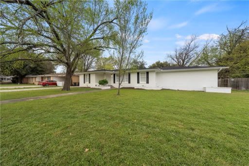 2416 Lake Air Drive – photo 2