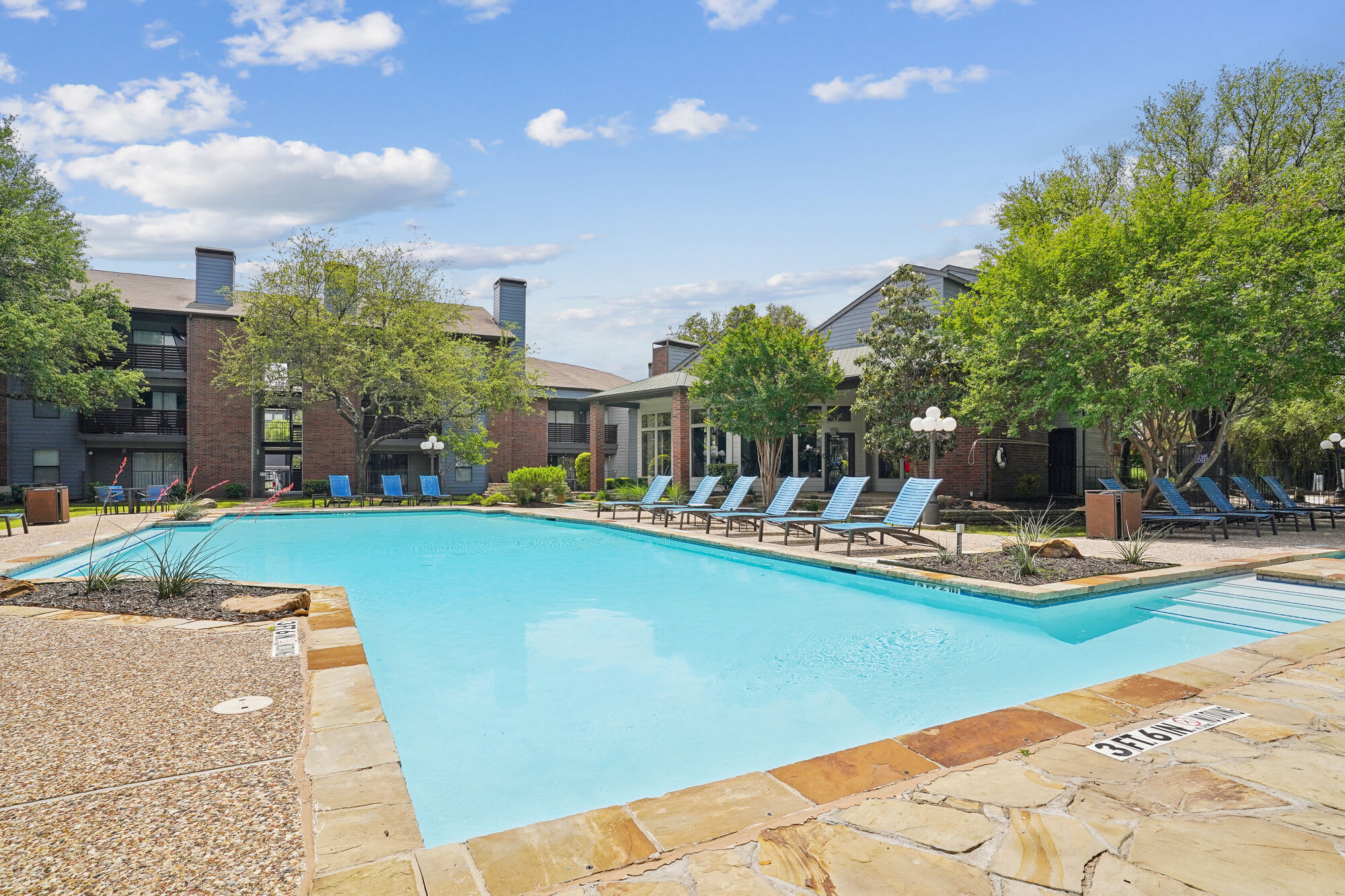 Vantage Point Apartments – photo 1