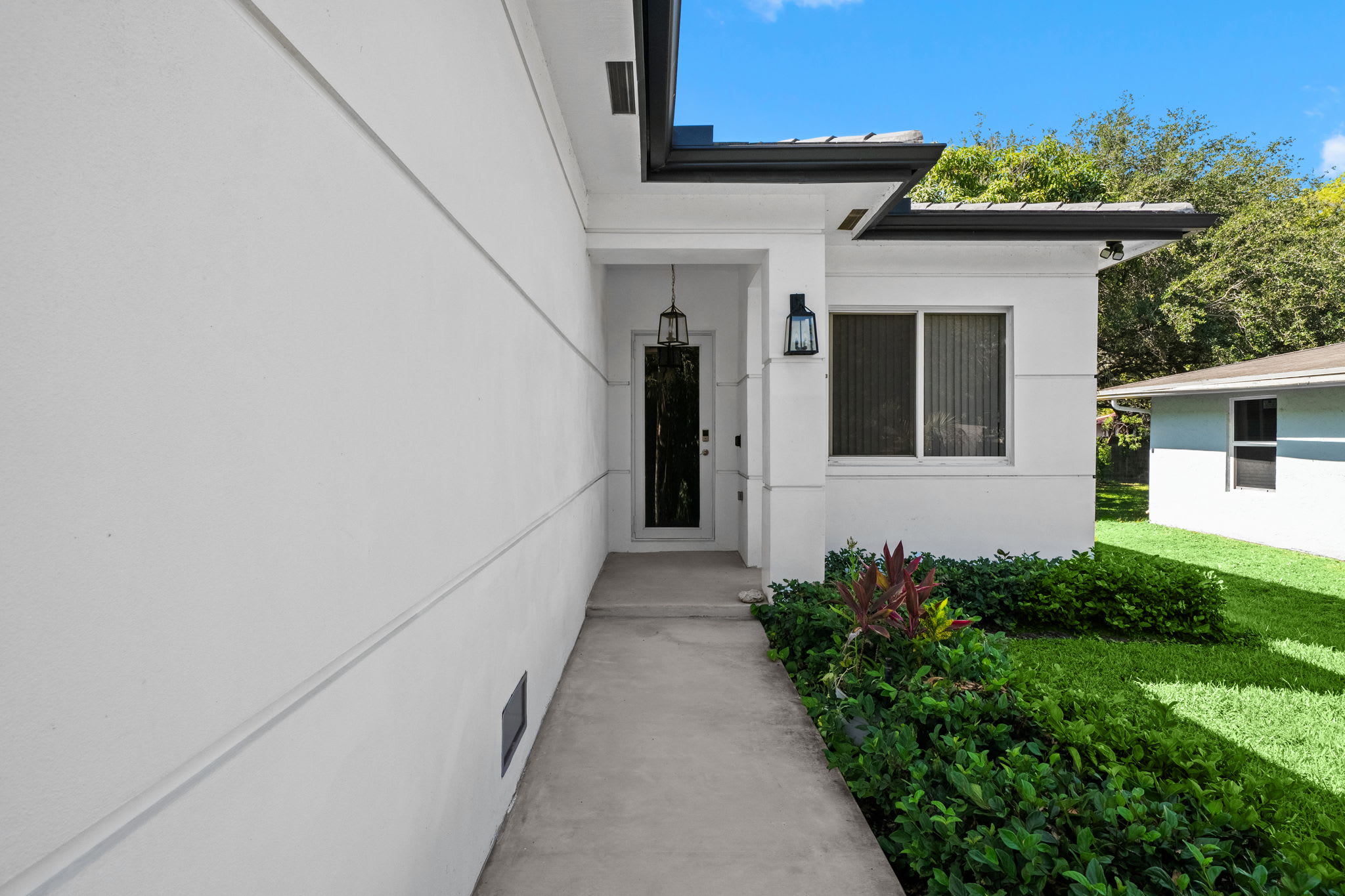 2962 Nw 10th Ct – photo 3