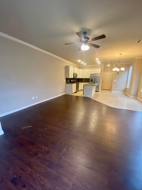 1049 N Leverett Avenue – photo 3