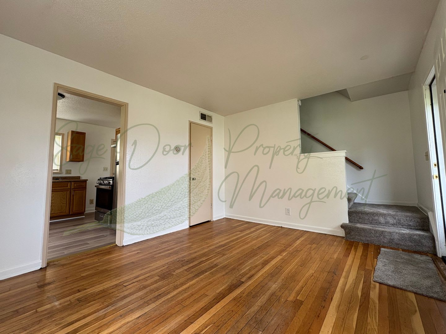 Townhome In South Kc – photo 2