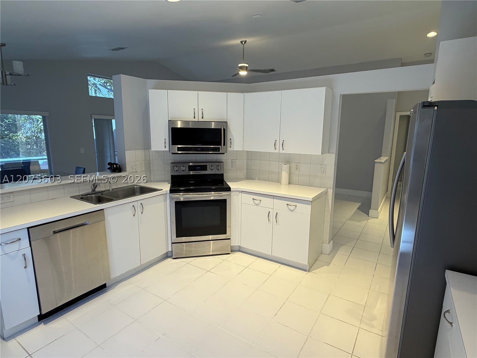 1646 SW 148th Ter – photo 4