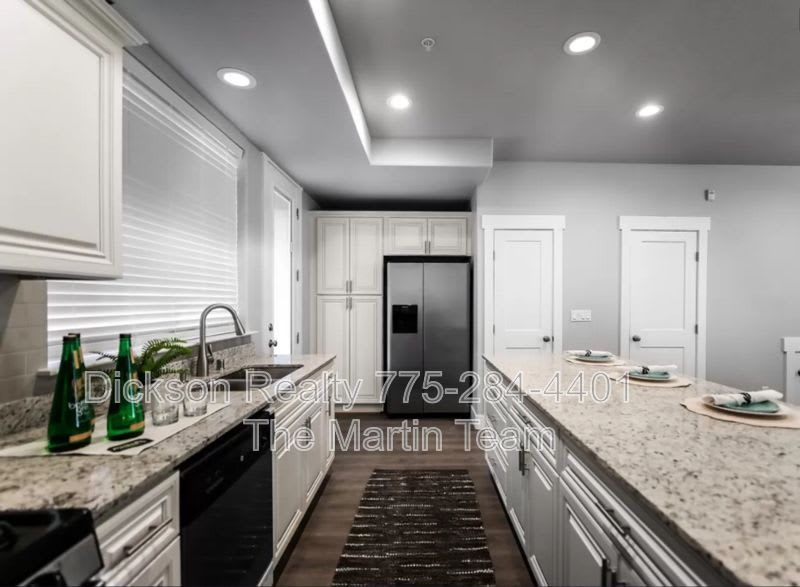 720 Bluffs Court – photo 3