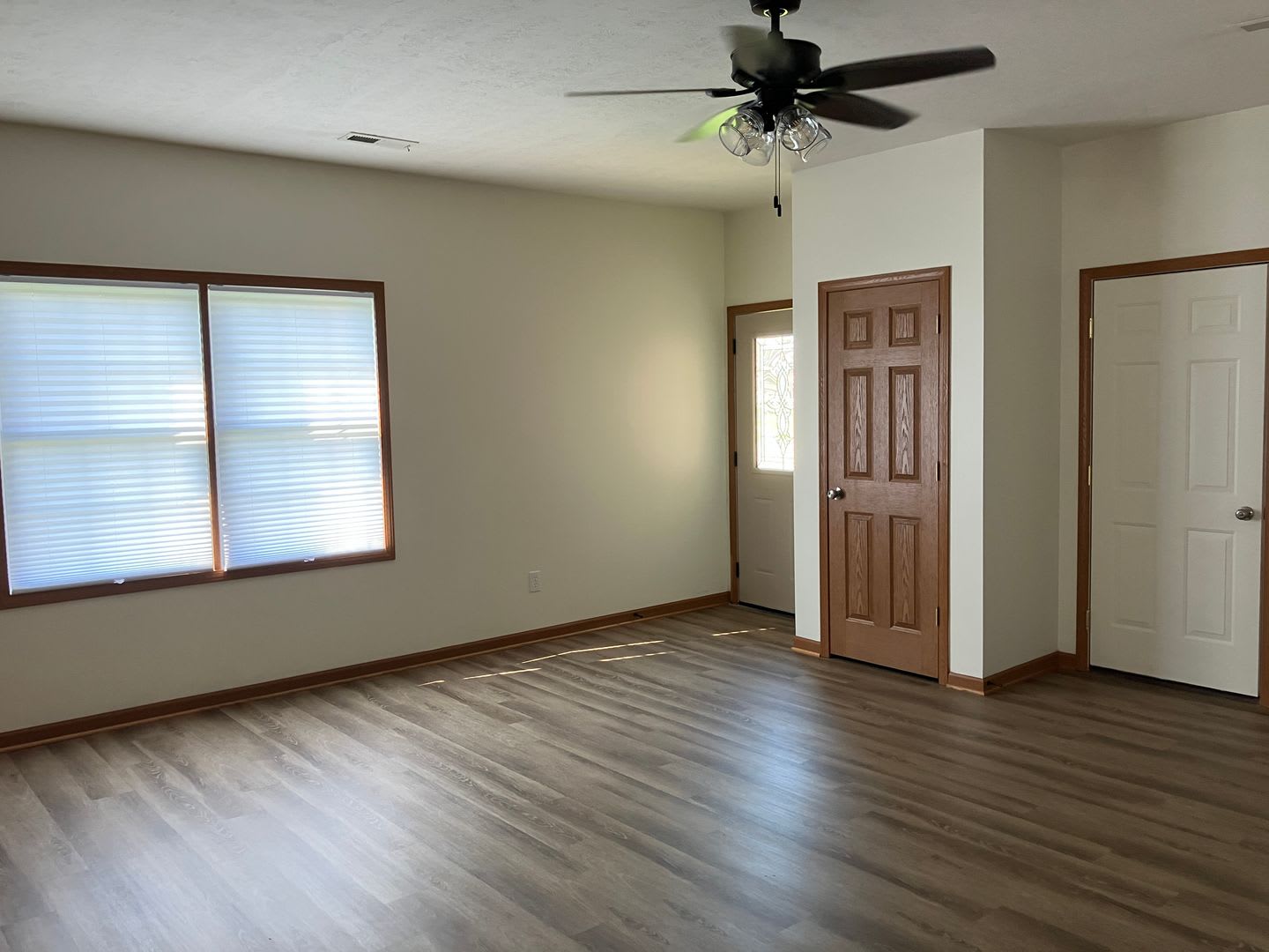 2 Bedroom, Ranch Townhome with Garage – photo 4