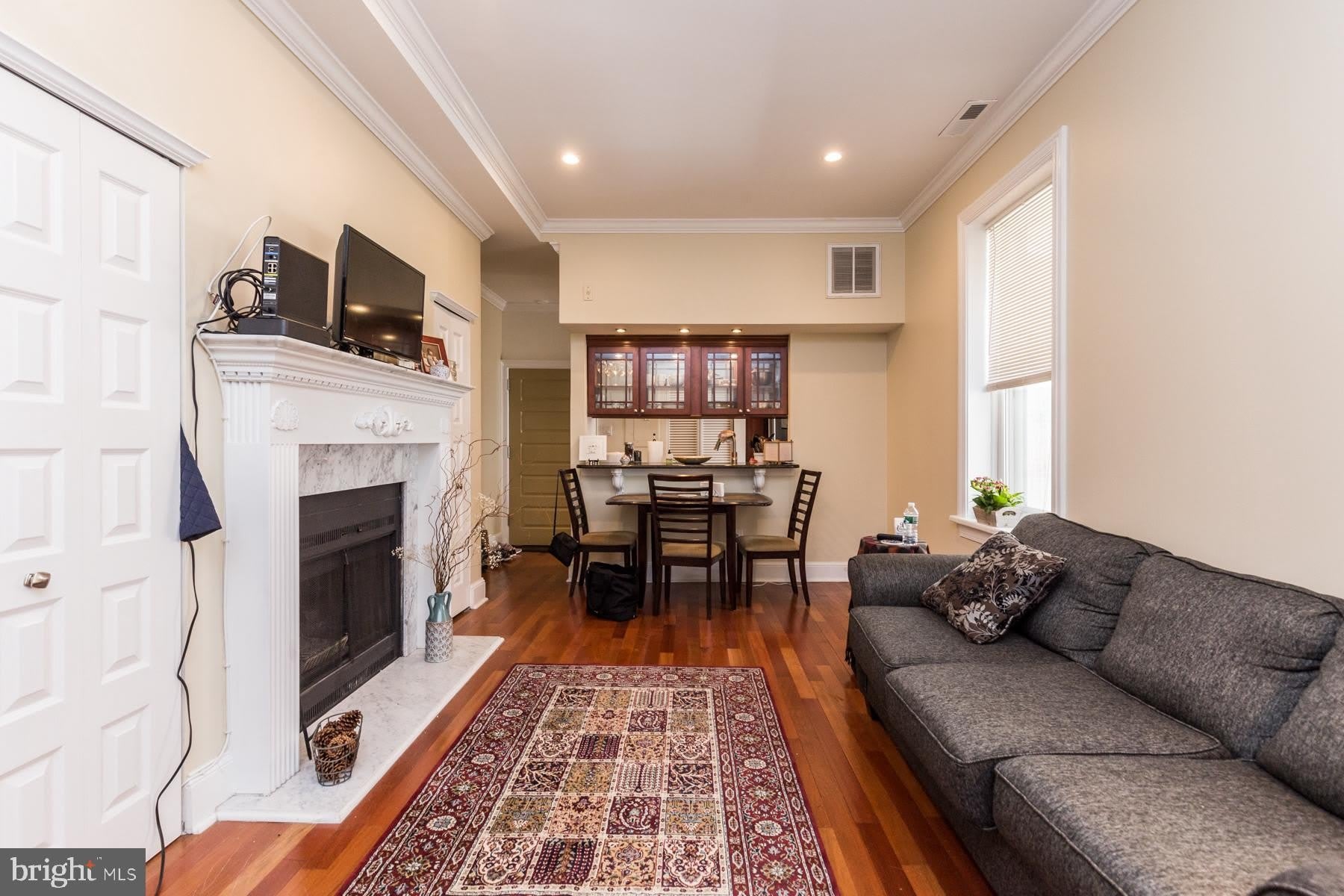1712 WALLACE Street – photo 5