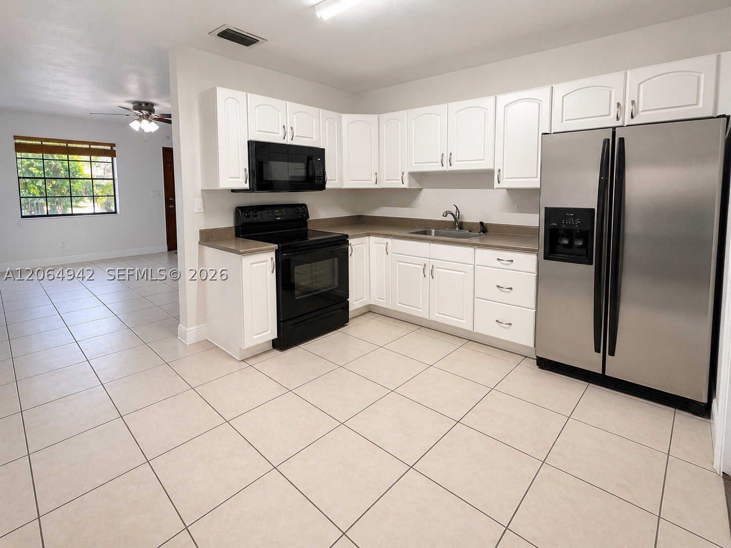 525 SW 78th Ct – photo 1