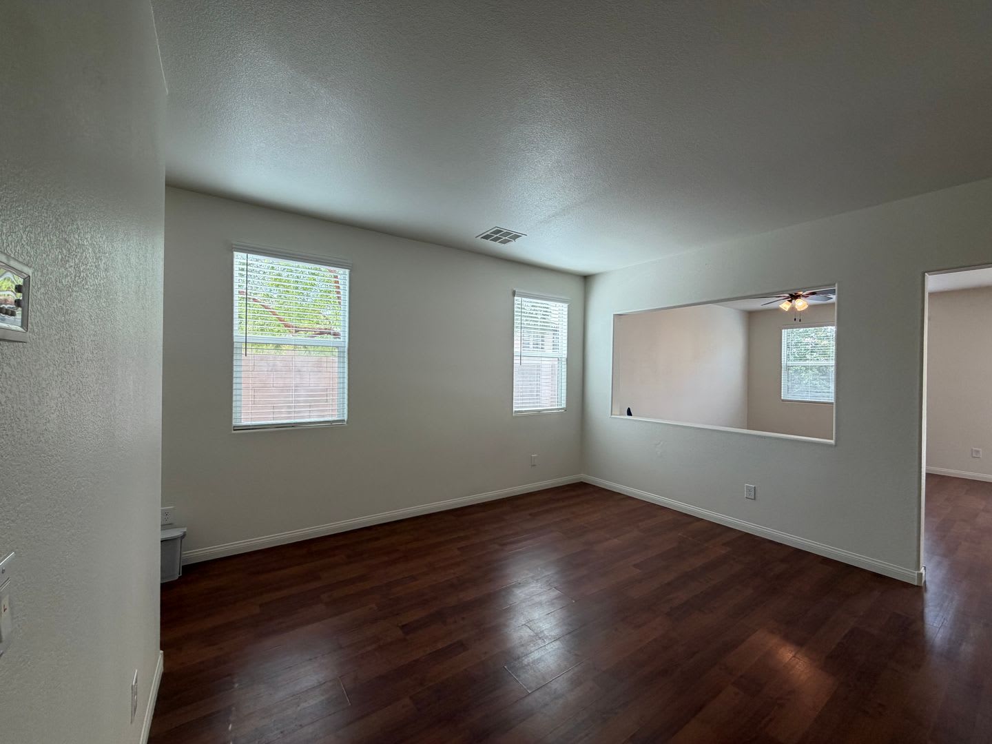 Great location in between Rhodes Ranch and South Summerlin – photo 4