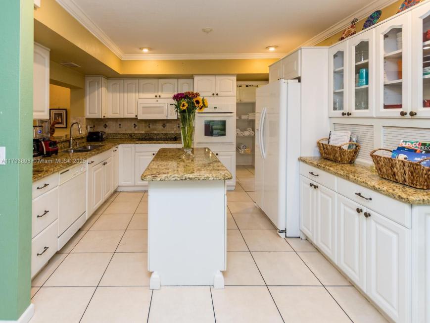 5524 Garfield St – photo 3
