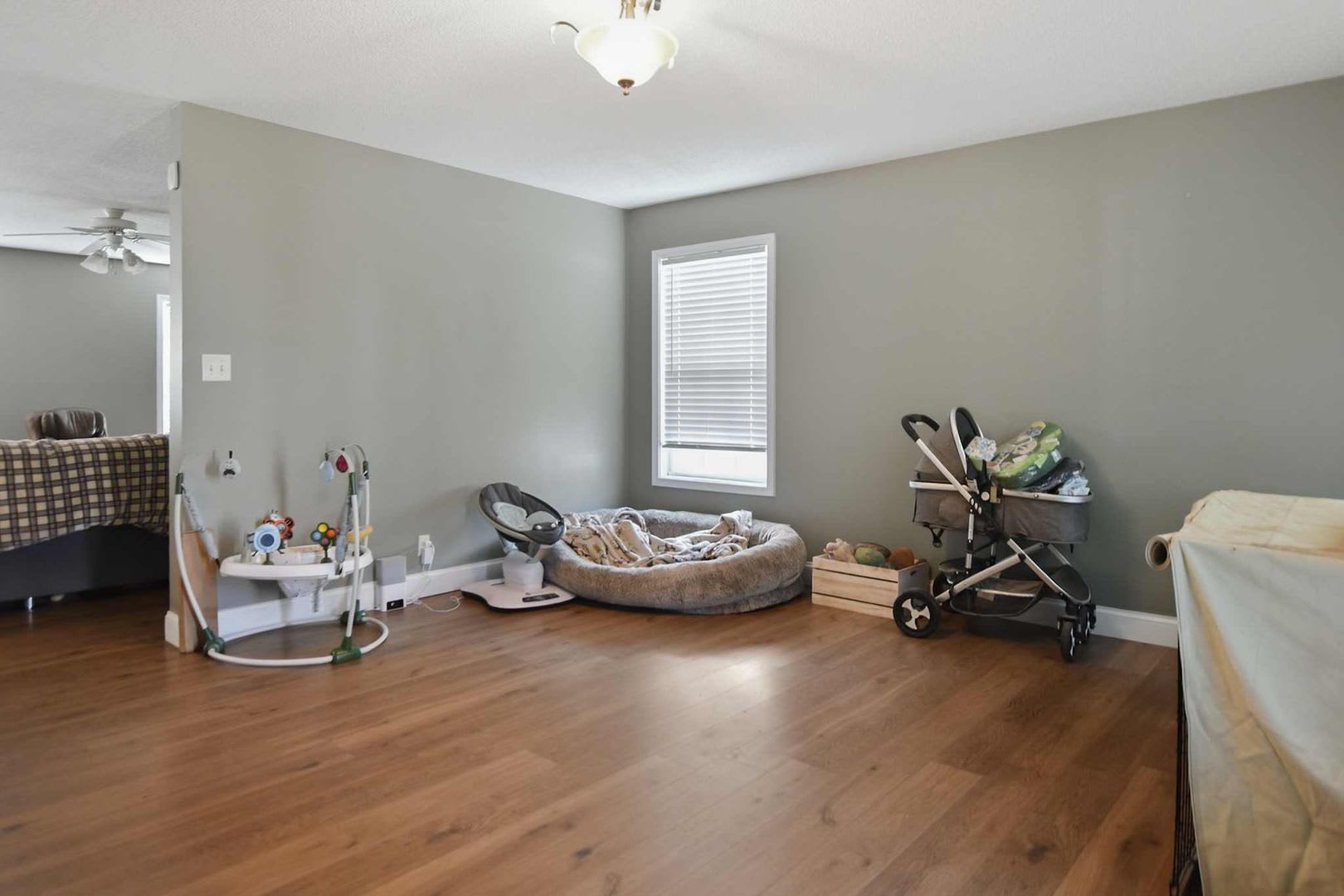 Pet Friendly Three Bedroom with Bonus! – photo 2