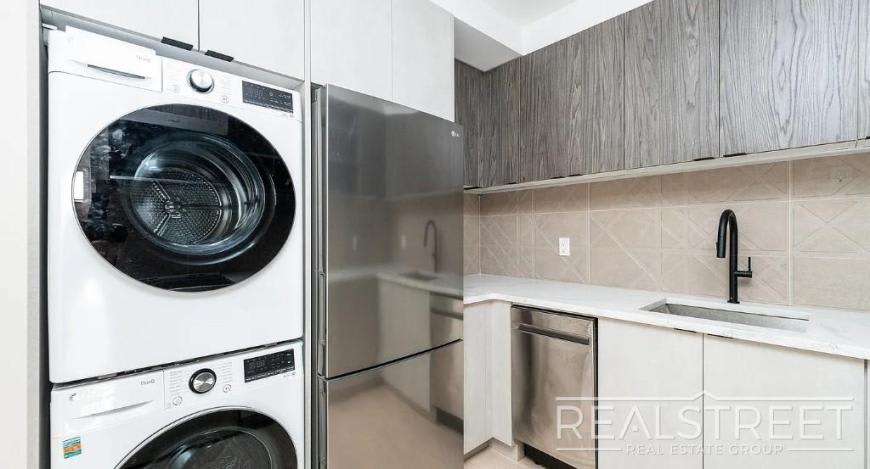 37-25 32nd Street – photo 2