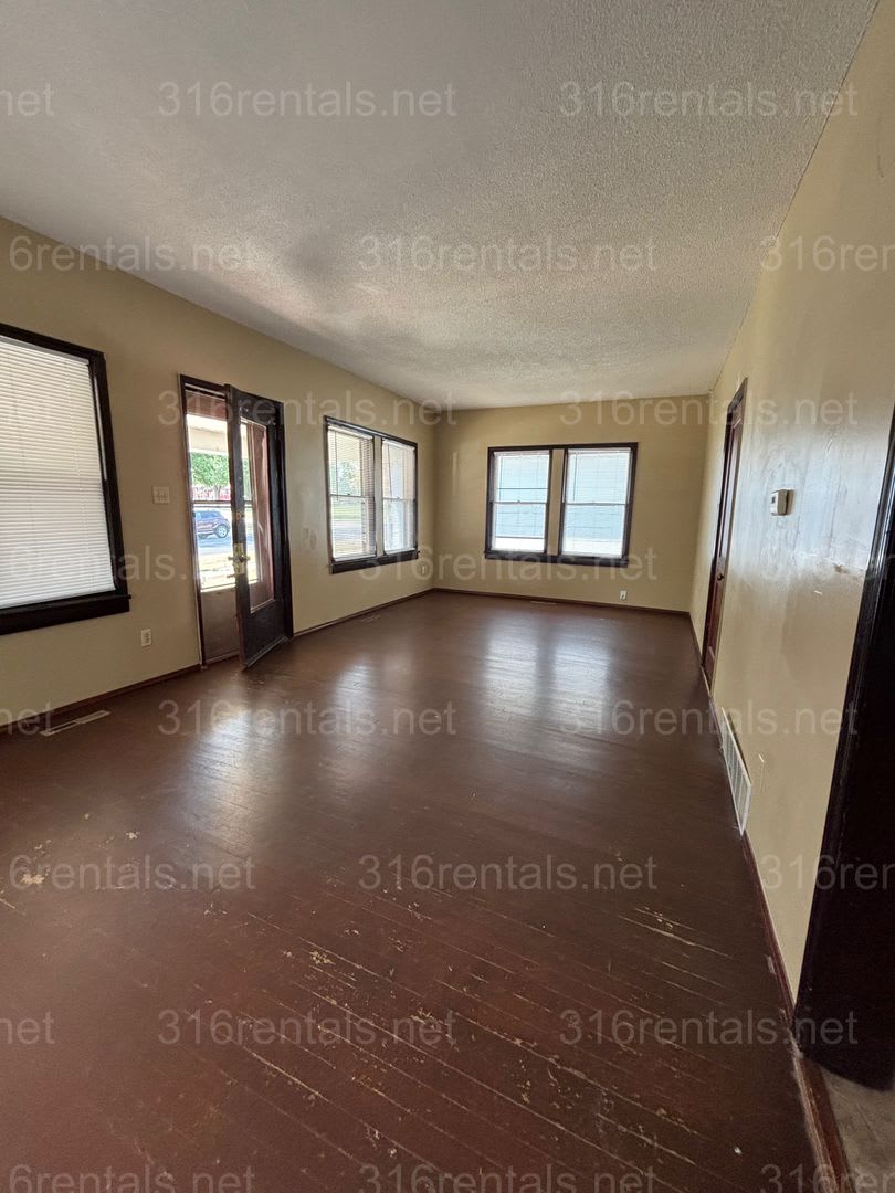 Three bed one bath available SOON! – photo 1