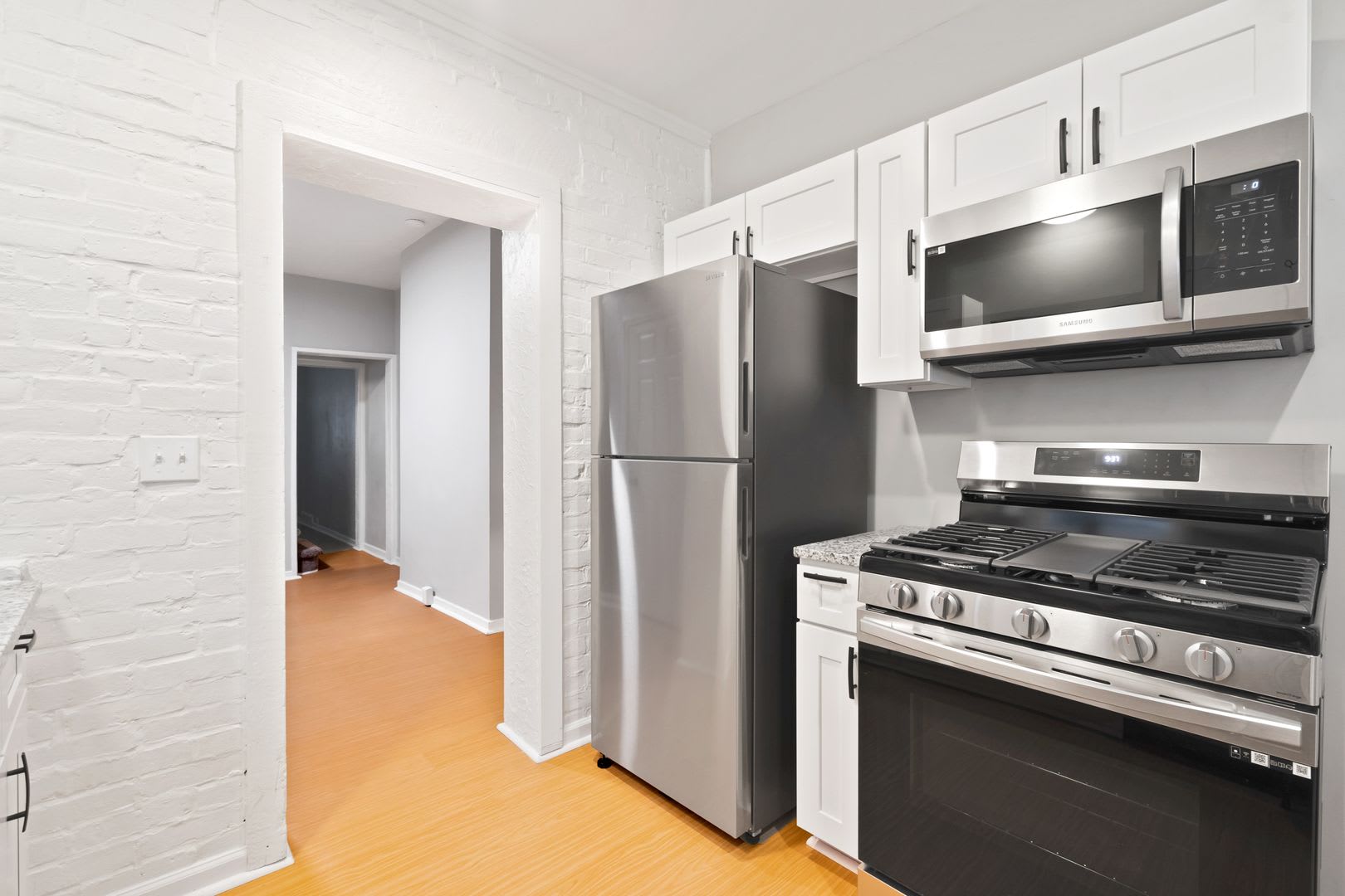Renovated 2 Bed, 1.5 Bath Rowhome in Hazelwood – photo 4